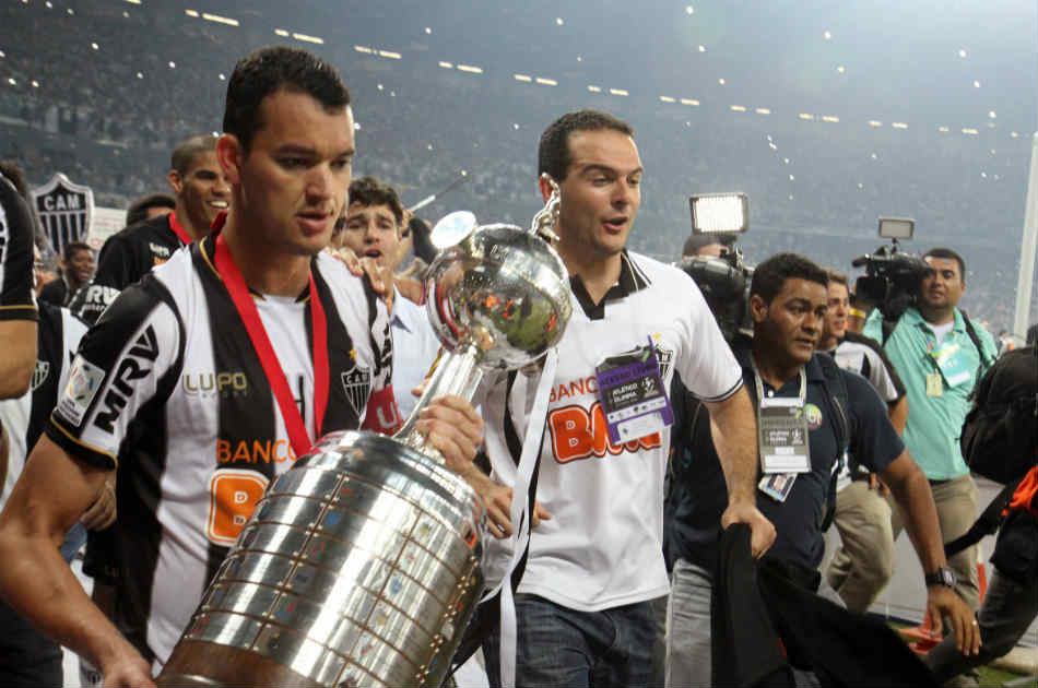 El campeón de la Libertadores perdió el clásico ante Cruzeiro por goleada