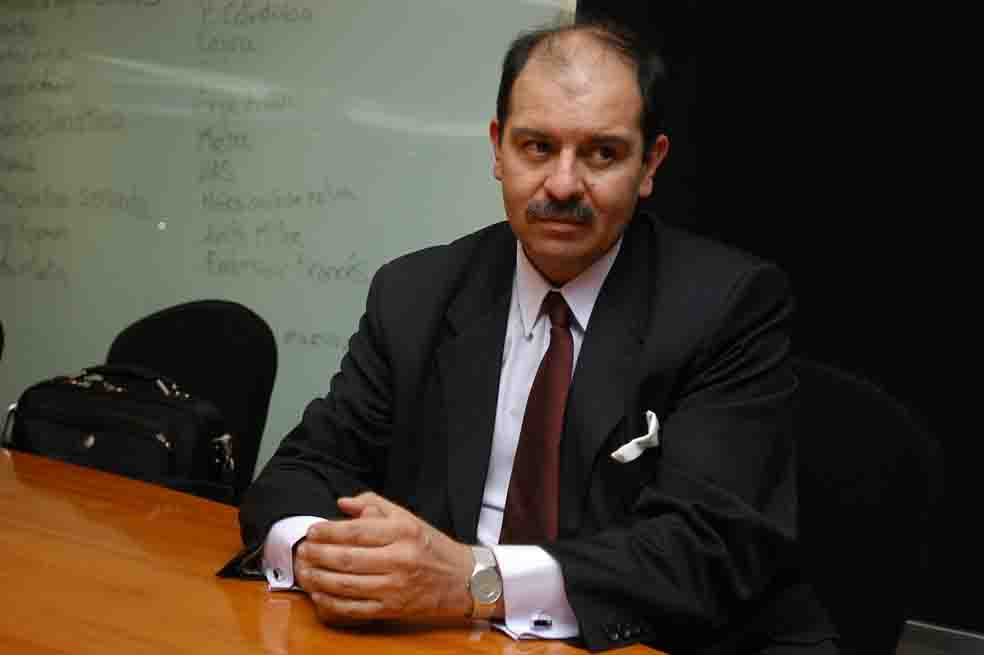 Sombra paramilitar que persigue a Narváez