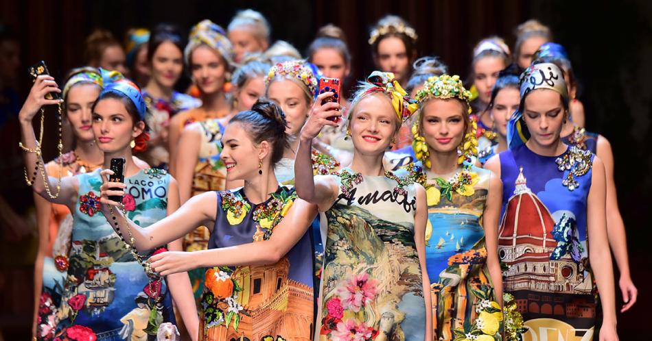 Explosión de colores en la Semana de la Moda de Milán
