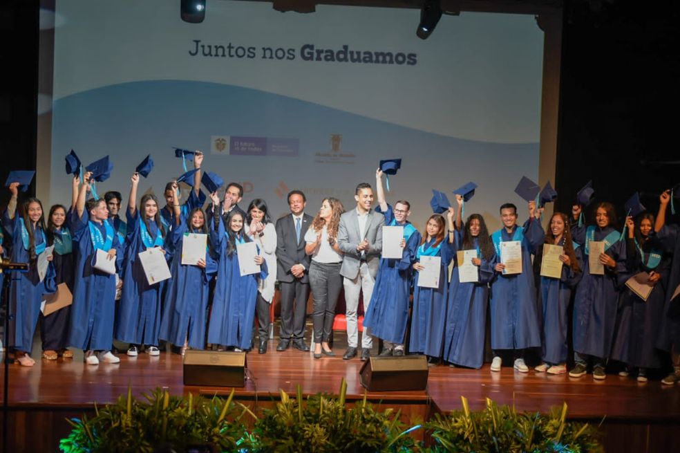 Migrantes en Colombia: ya pueden graduarse de bachilleres, esto es lo que necesitan