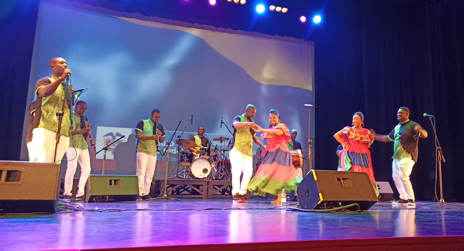Son y Sabor, ganador del Festival de Música del Pacífico Petronio Álvarez (2021) en la categoría chirimía, también participó en la I Semana Internacional del Sodre.