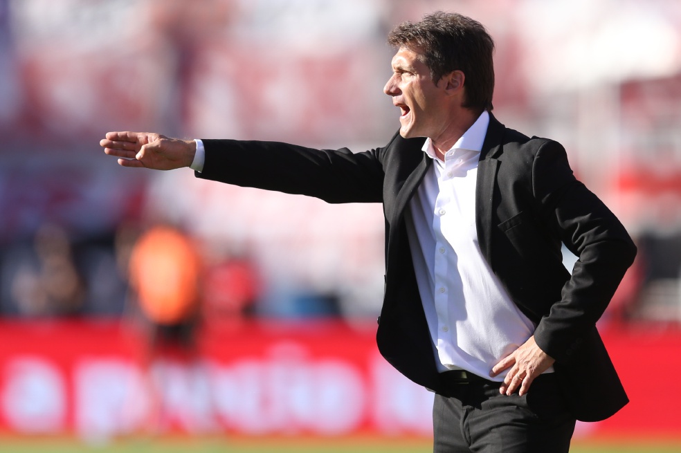 Guillermo Barros Schelotto no podrá dirigir a Boca frente a Palmeiras