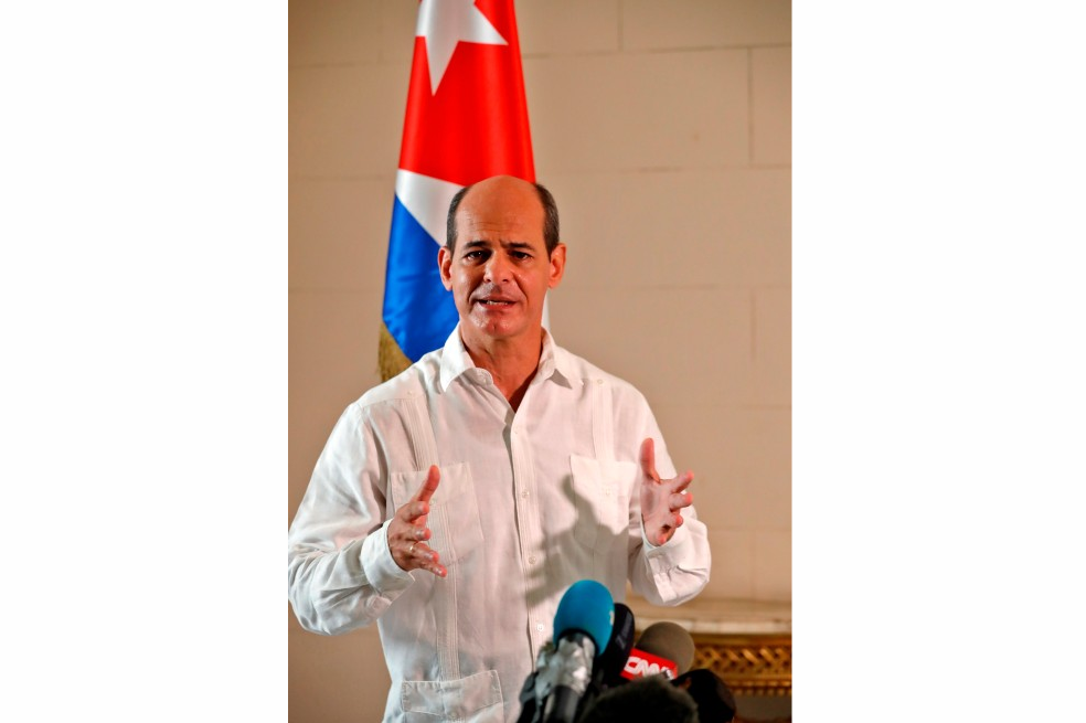 Cuba dice que negociadores del ELN no llegaron huyendo, sino con autorización de Colombia