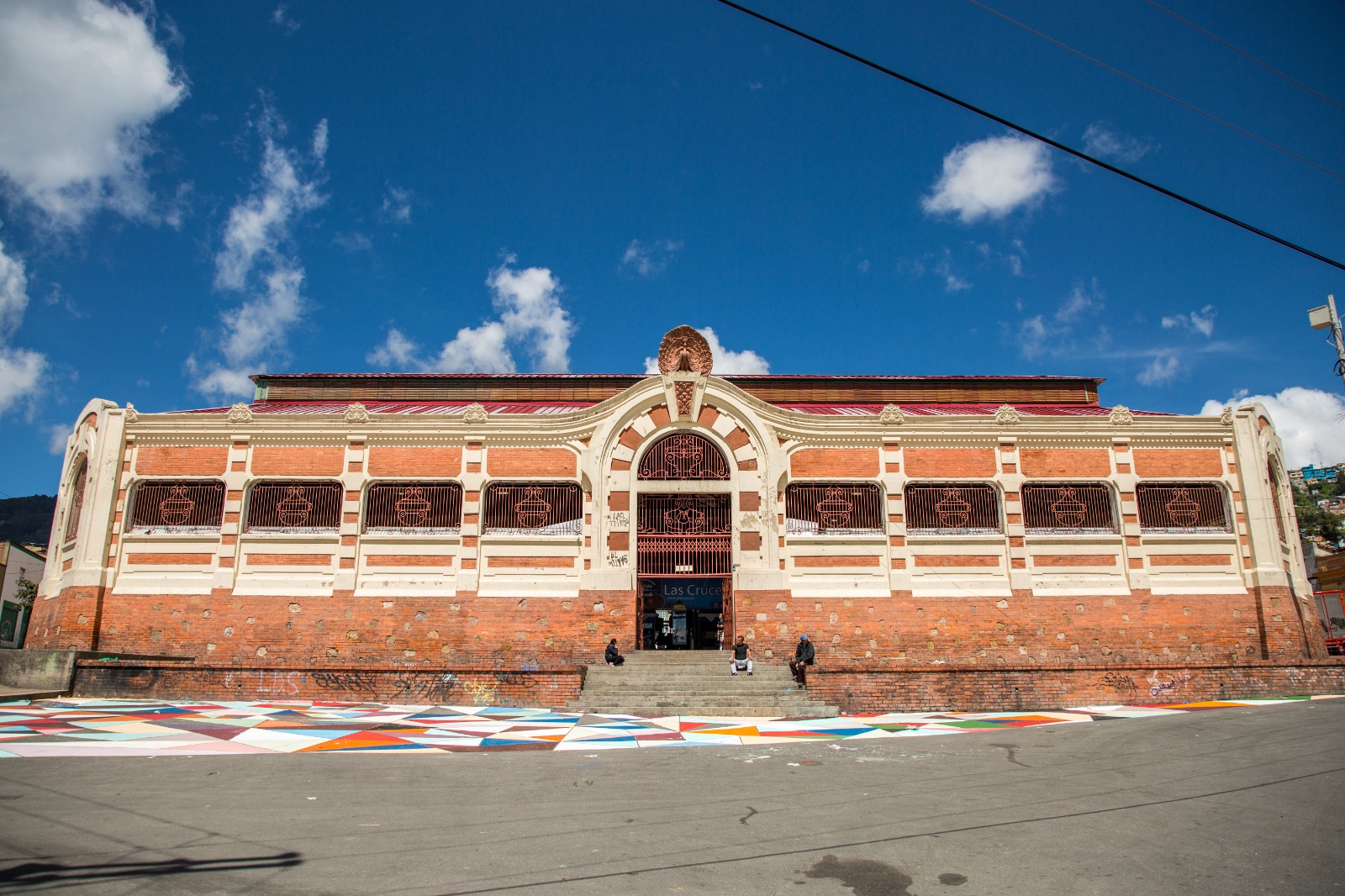 La Plaza de Las Cruces: 100 años latiendo en el corazón popular de Bogotá