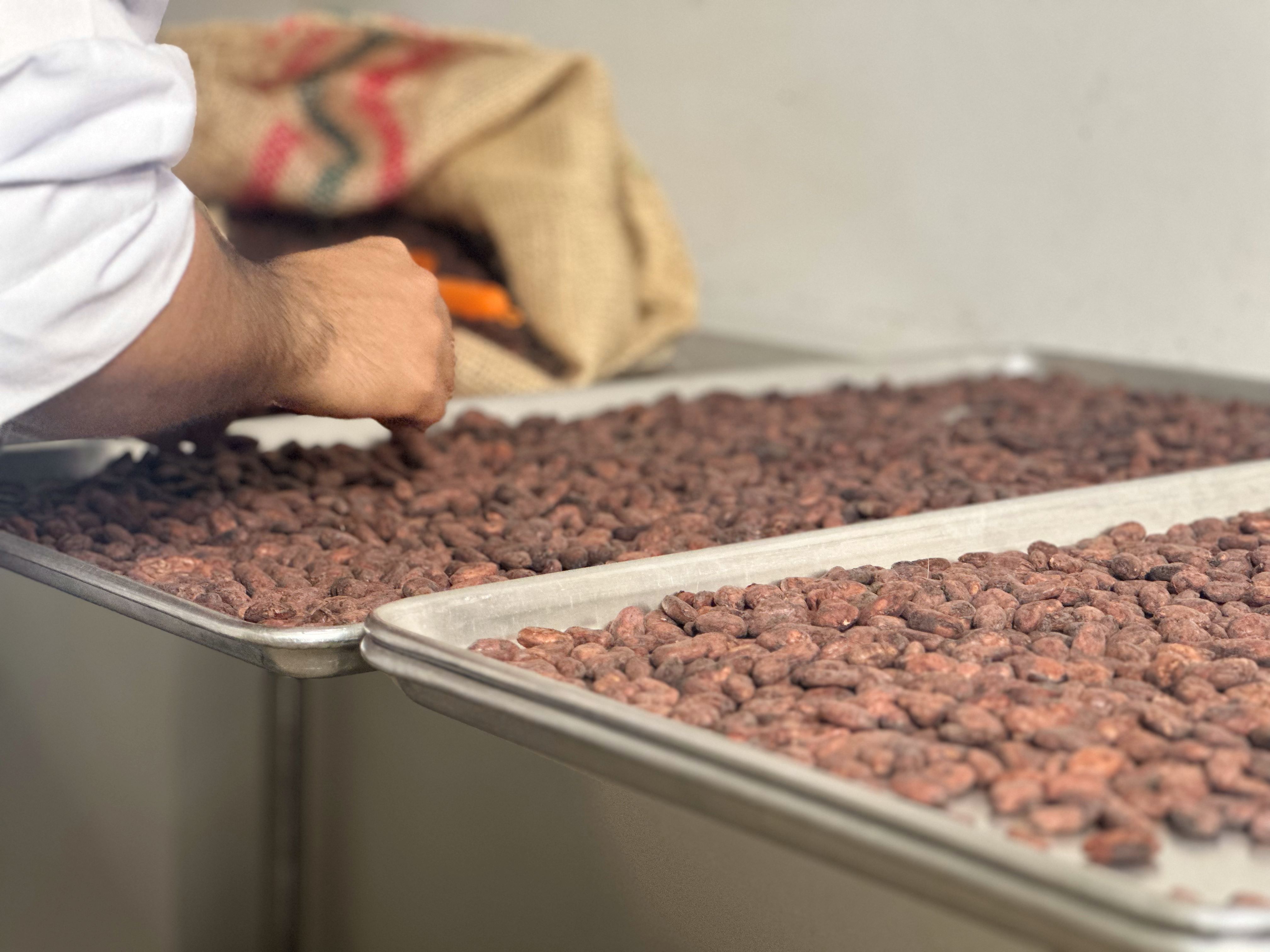 Maluwa tiene contacto con productores de ocho departamentos y les paga una prima adicional para conseguir los mejores frutos.