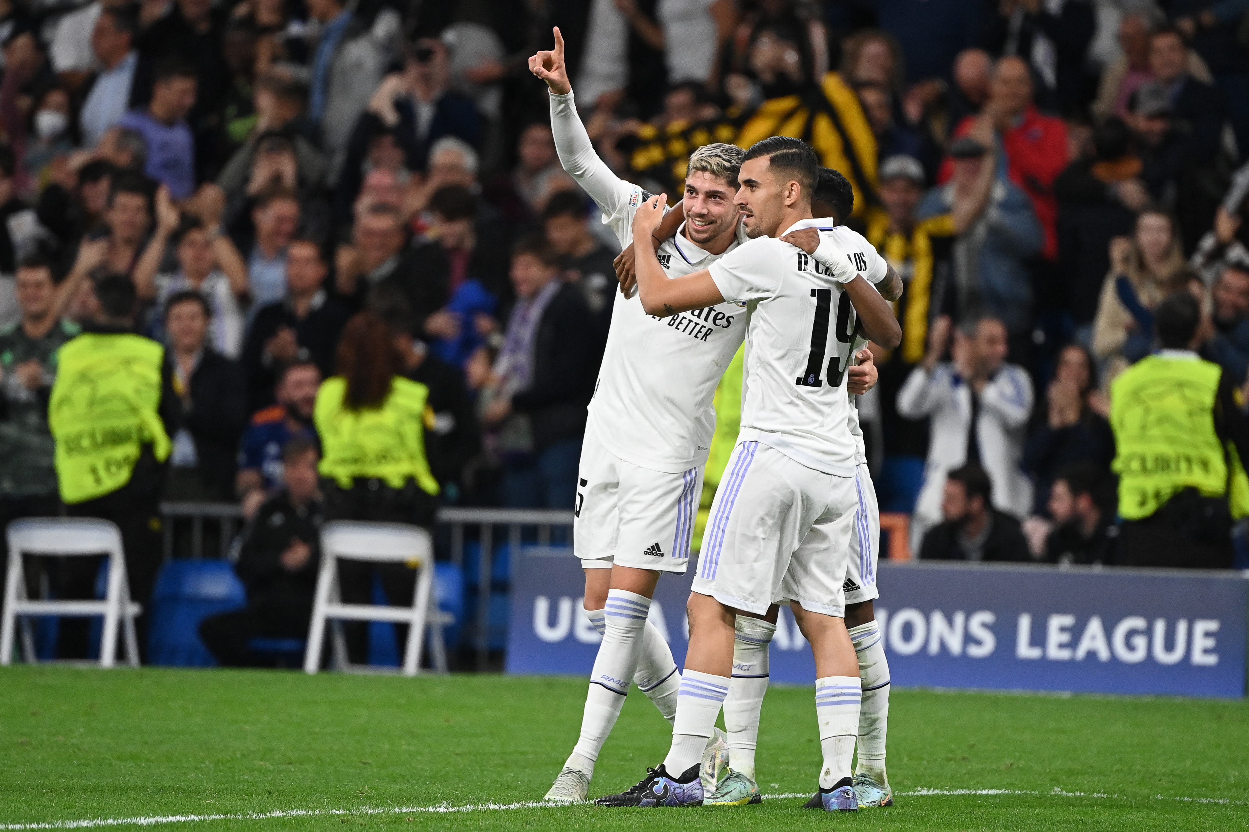 Real Madrid confirmó su liderato europeo con una contundente goleada