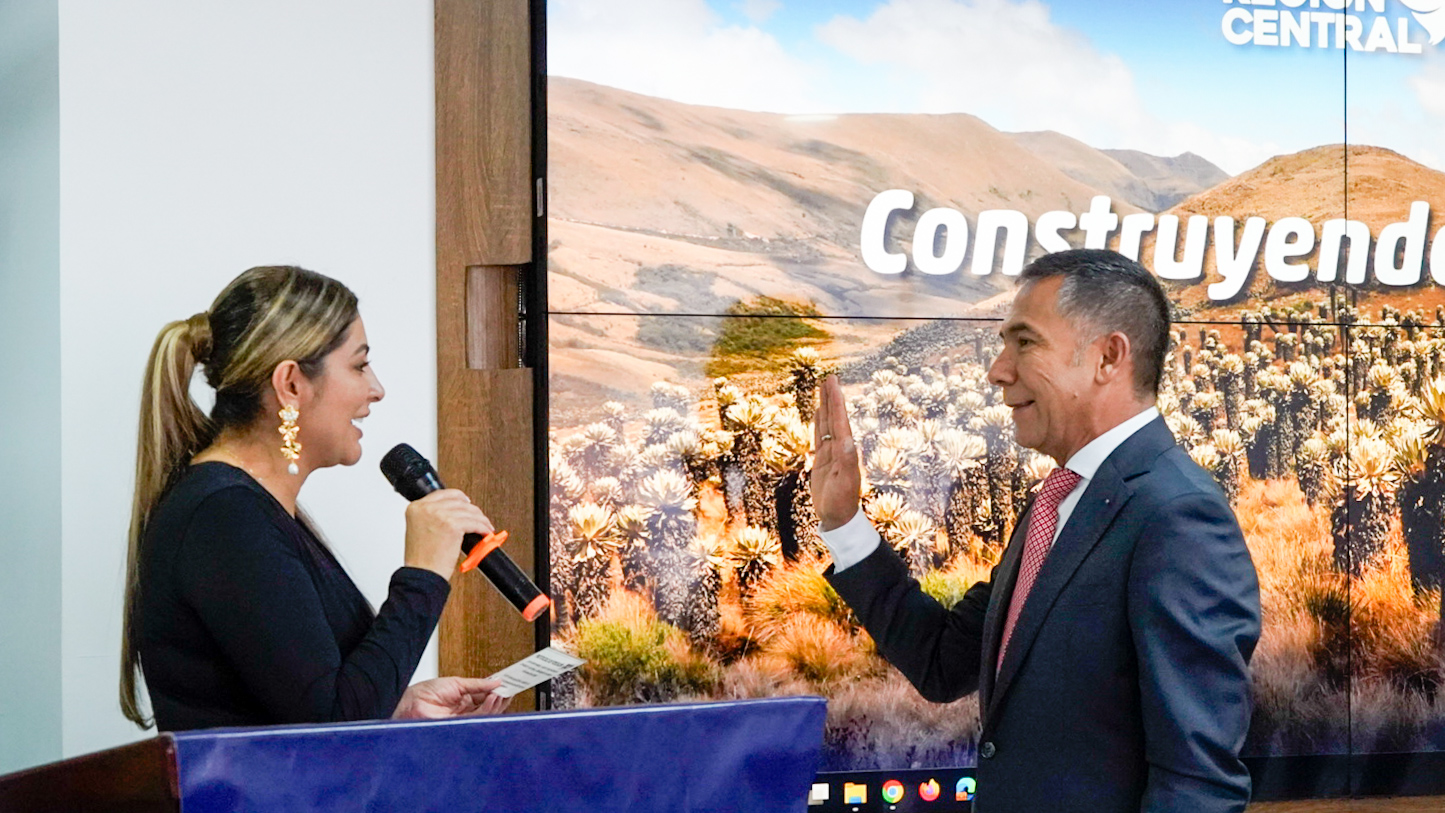 El boyacense estará en la gerencia de la RAP-E hasta el 2029. El nuevo gerente llega con una agenda marcada por el cambio climático y las recientes contingencias ambientales de la región: protección de páramos, uso eficiente del agua, ecoturismo y seguridad alimentaria.