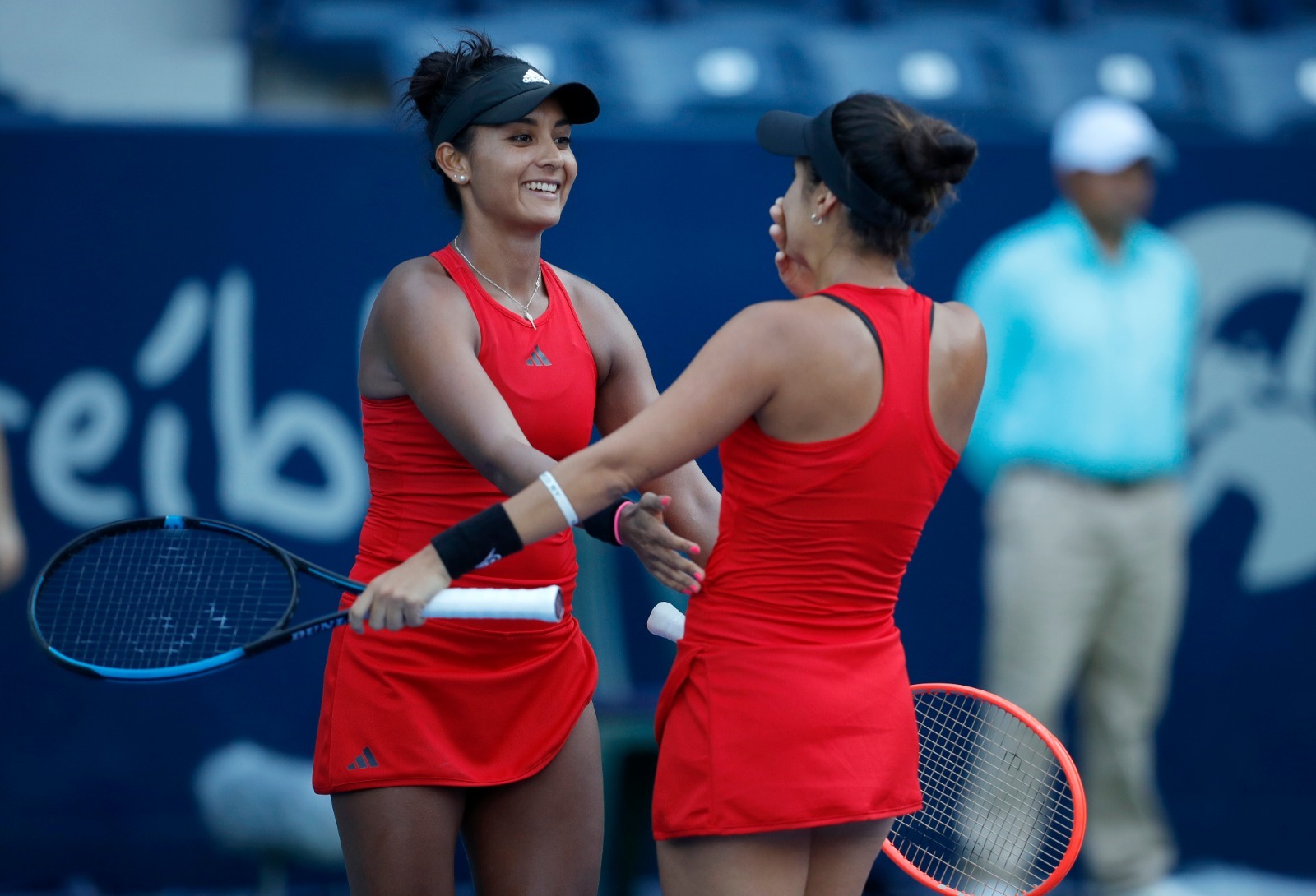 Yuliana Lizarazo y María Paulina Pérez son finalistas del Abierto de Monterrey