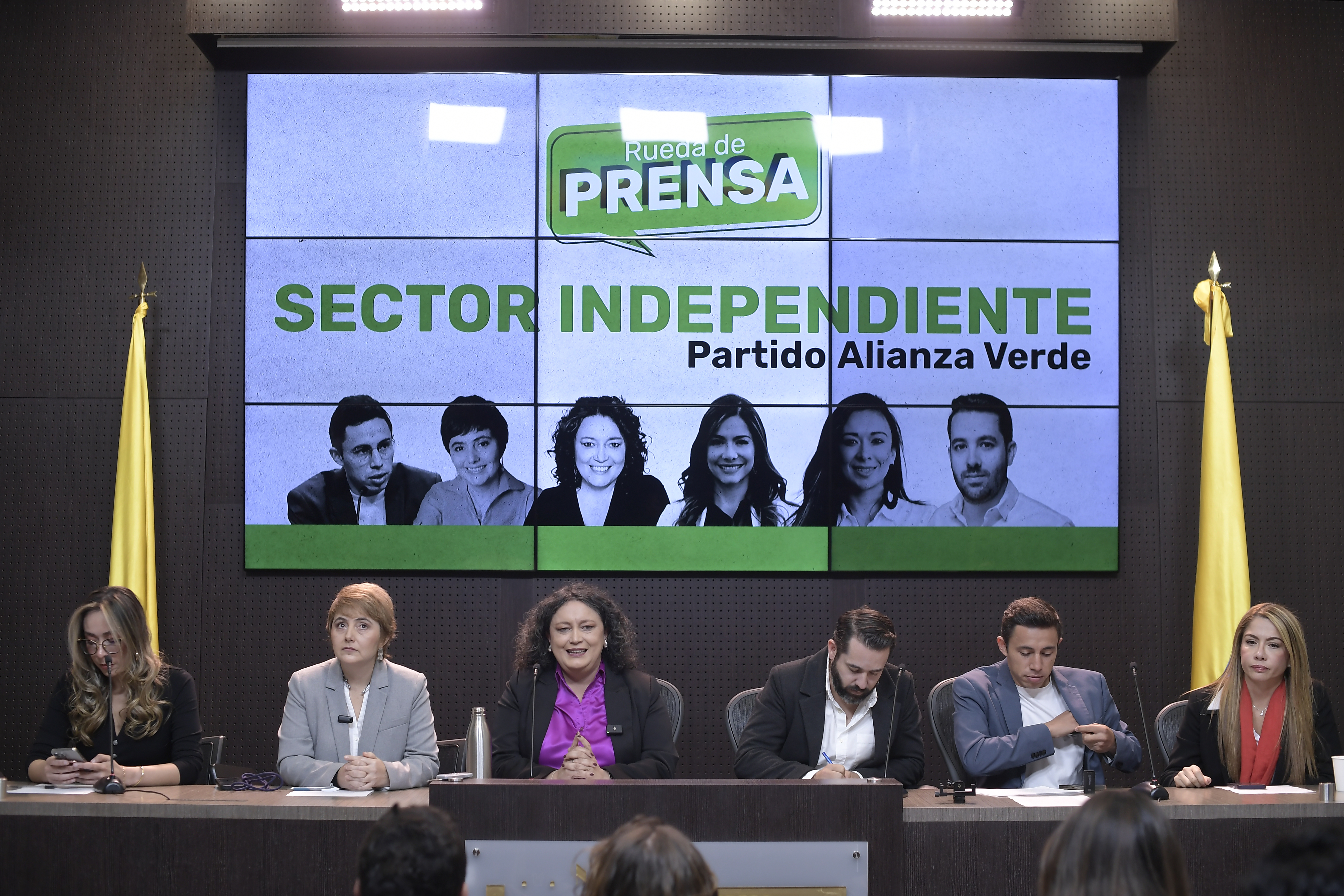 Alianza Verde decidirá este lunes si acepta división oficial del partido