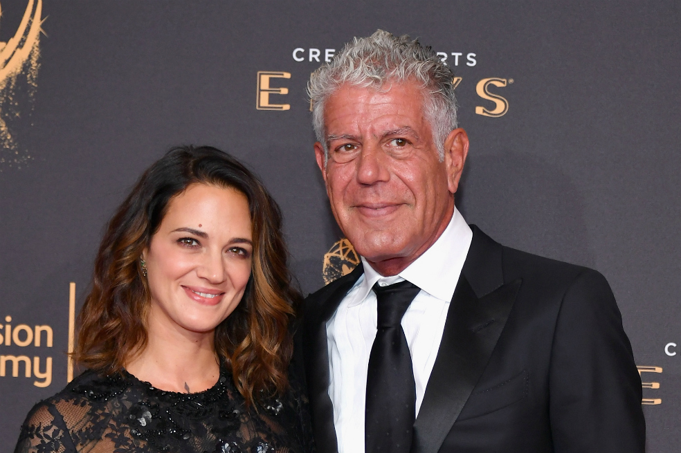 Actriz Asia Argento, «más que devastada» por la muerte de su pareja Anthony Bourdain