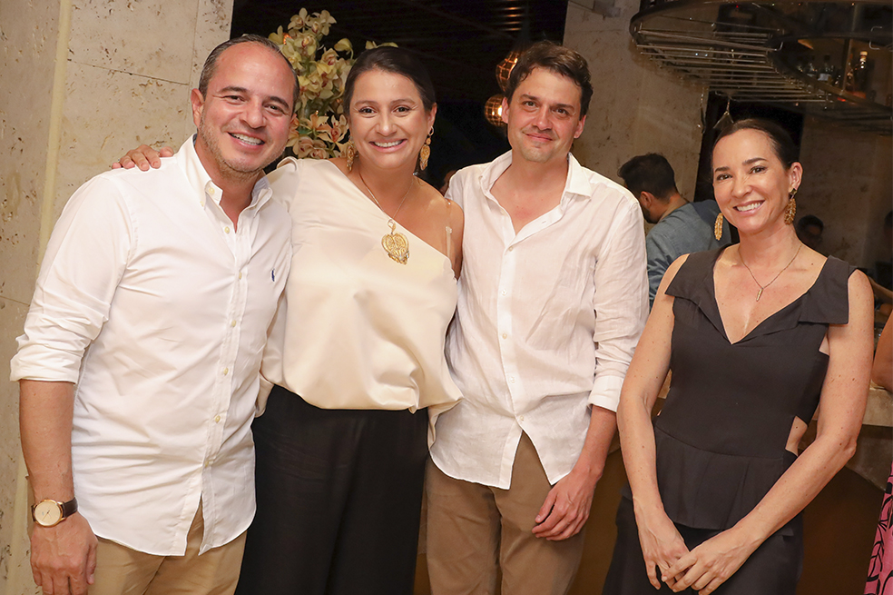 Juan Espinal ,Paola Holguin, Nicolas Jaramillo y Susana Echavarria Restaurante Marea Cartagena