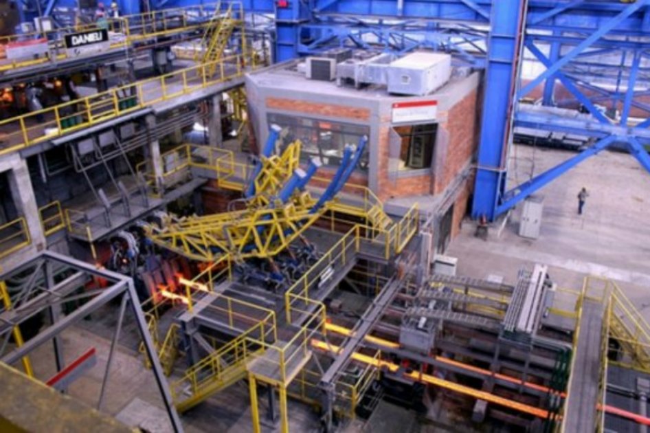 Se desplomó la producción de acero y en octubre cayó 24,3%