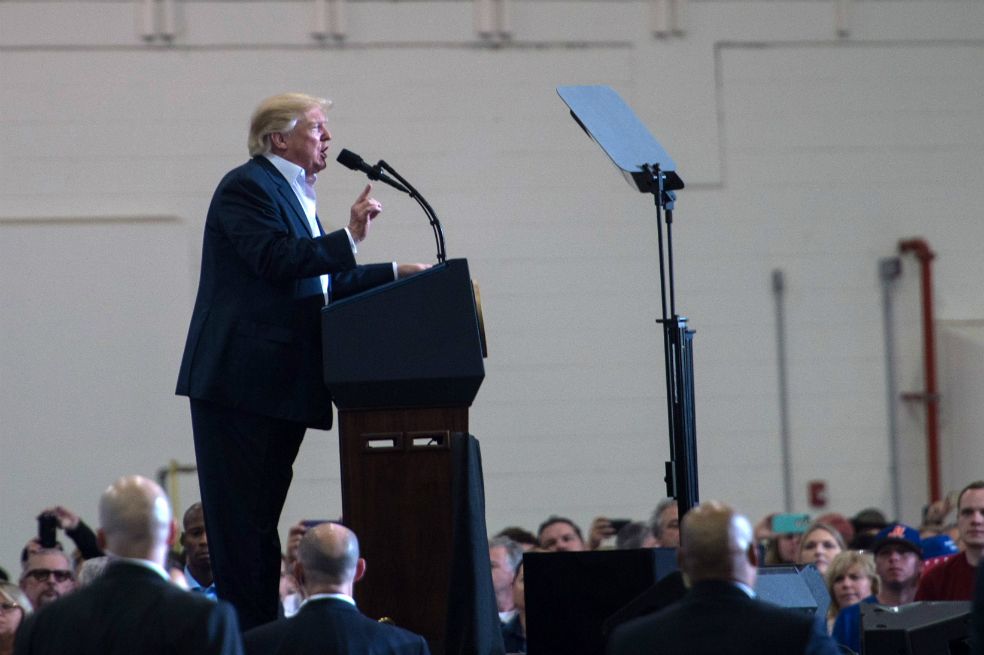 Un mes de peleas para Trump