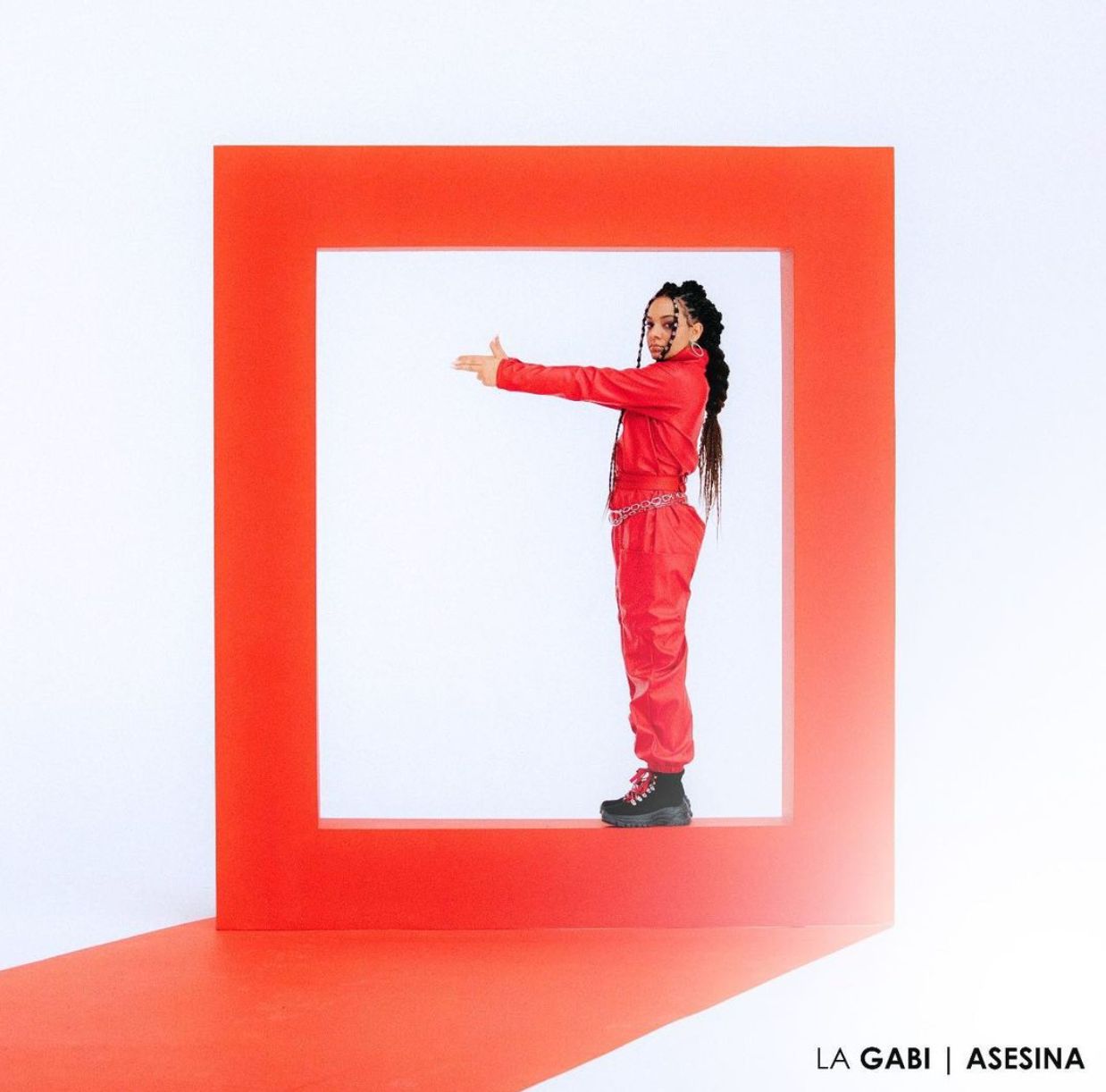 La Gabi vuelve a sus orígenes con “Asesina” un trap fusionado con bachata