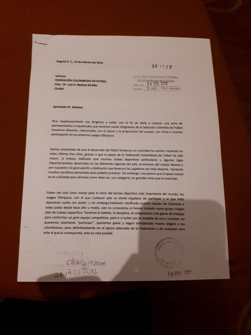 González Puche demostró su apoyo a la lucha de las futbolistas colombianas y expresó: “Estamos hartos de que los directivos sean los únicos que impongan las reglas. Estamos trabajando por un fútbol femenino mejor, más fuerte y con reglas claras. Es vergonzoso que el presidente de la Dimayor diga que se aprobó la liga profesional y ayer González haya manifestado que fútbol profesional femenino no hay. Esas demostraciones de falta de planificación es lo que ha puesto en riesgo la posibilidad de ser profesionales en Colombia. Son los directivos los que impiden el desarrollo del fútbol profesional femenino en Colombia”. (Falcao y los jugadores del equipo masculino rechazan los casos de acoso en la selección femenina)