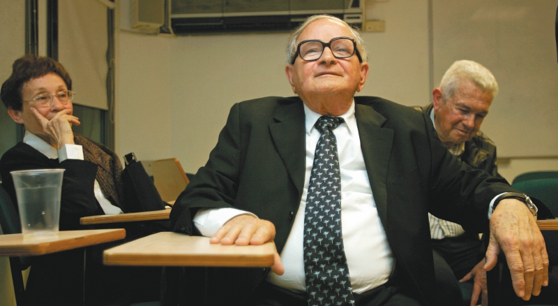 El espía Rafi Eitan habría venido a proteger al presidente Virgilio Barco