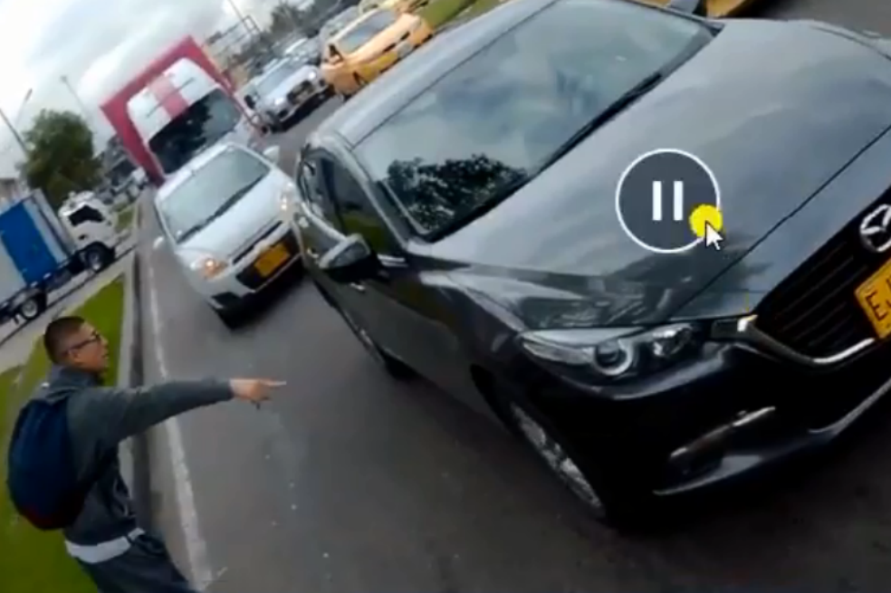En vídeo quedó registrada modalidad de robo de vehículos en Bogotá