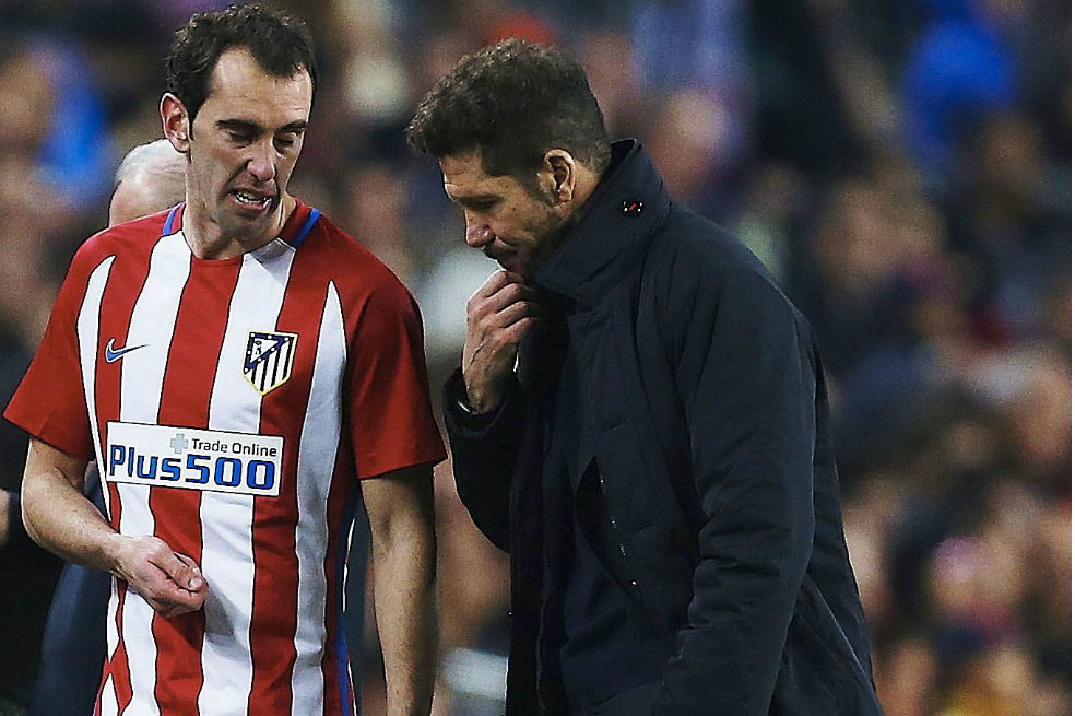 Incapacidad de dos semanas para Diego Godín por lesión muscular