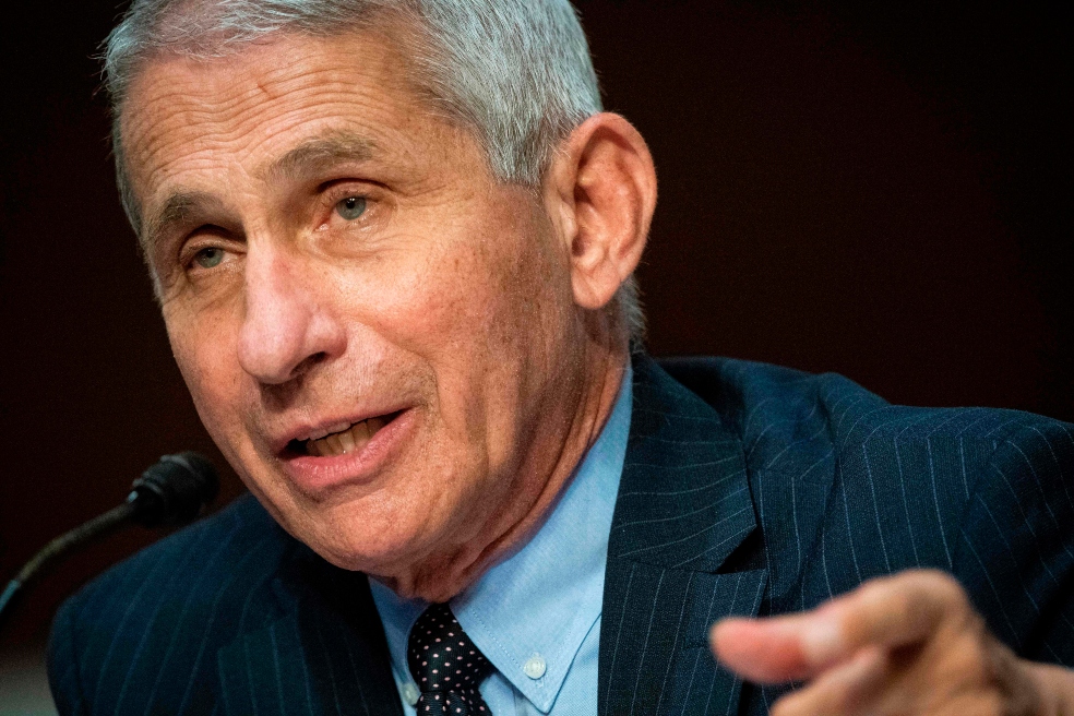 “Es demasiado pronto para decir si ómicron significa el fin de la pandemia”: Fauci