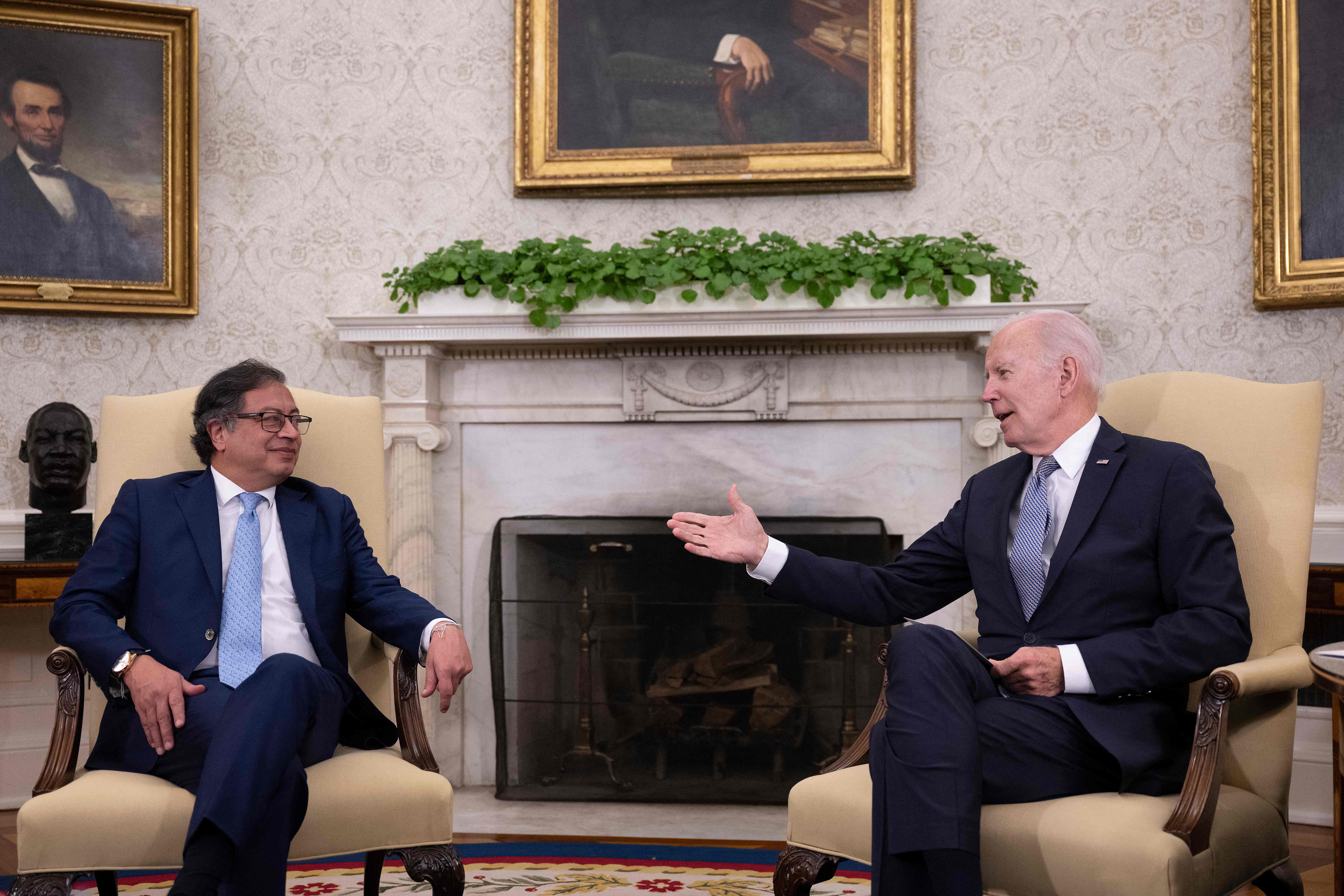 Petro se reunió con Biden y Francia se va a África: ¿qué busca el Gobierno?