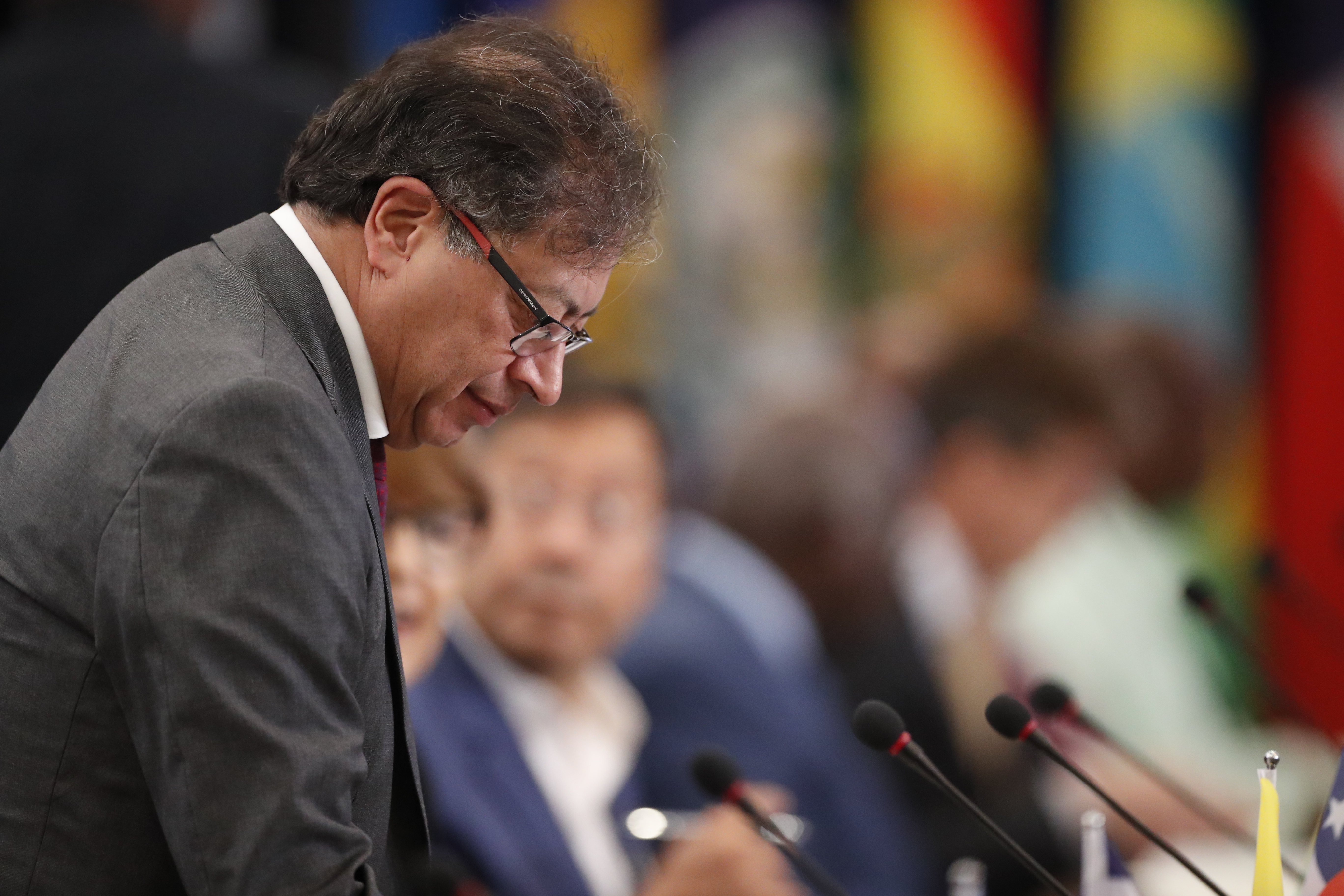 Siguen las críticas contra Petro por plantear un “Frente Nacional” para Venezuela