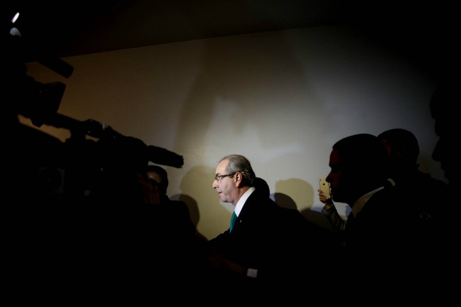 Eduardo Cunha al llegar al Congreso de brasil para anunciar su renuncia. / EFE