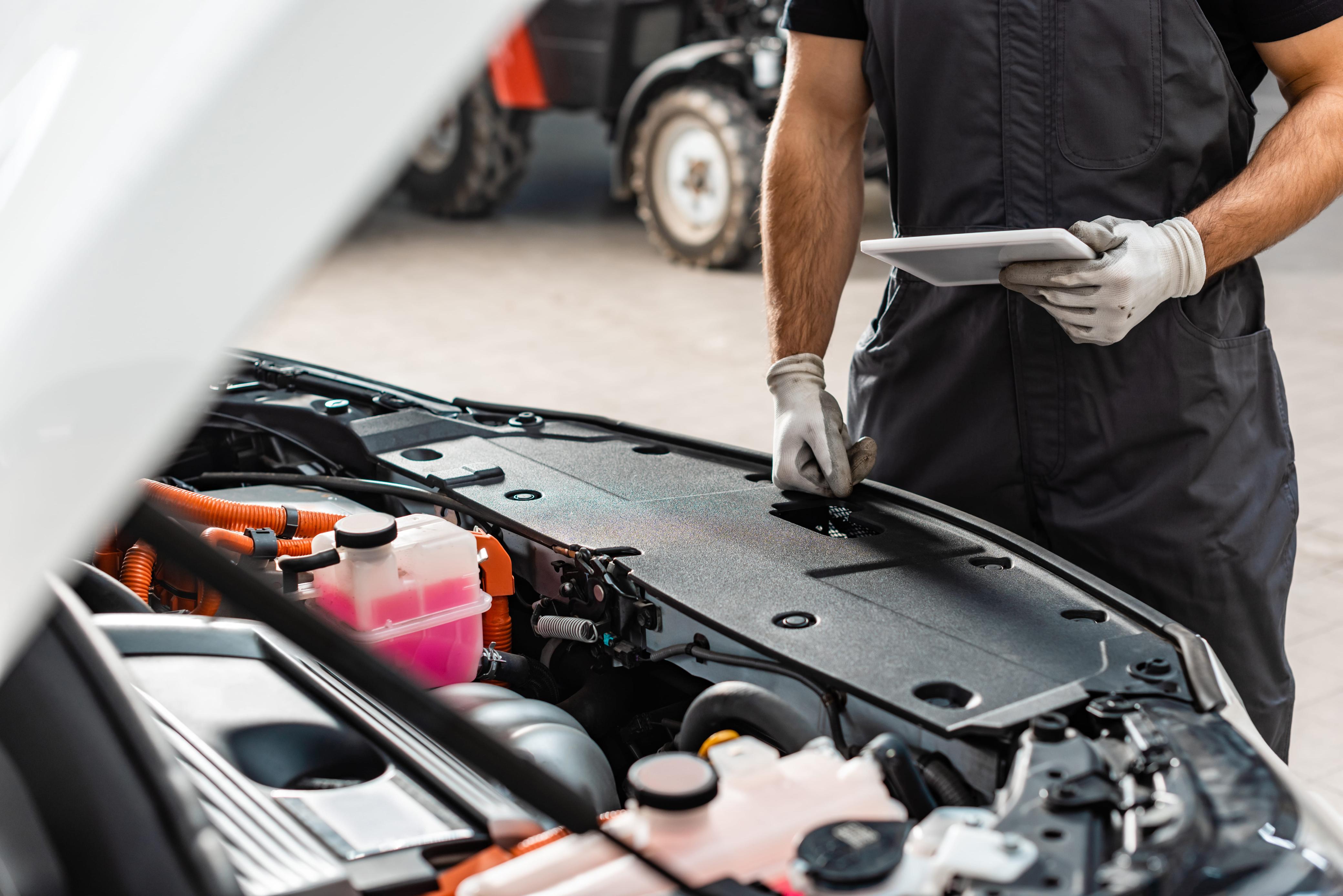 ¿Tiene carro eléctrico? Señales de alerta que no debería ignorar