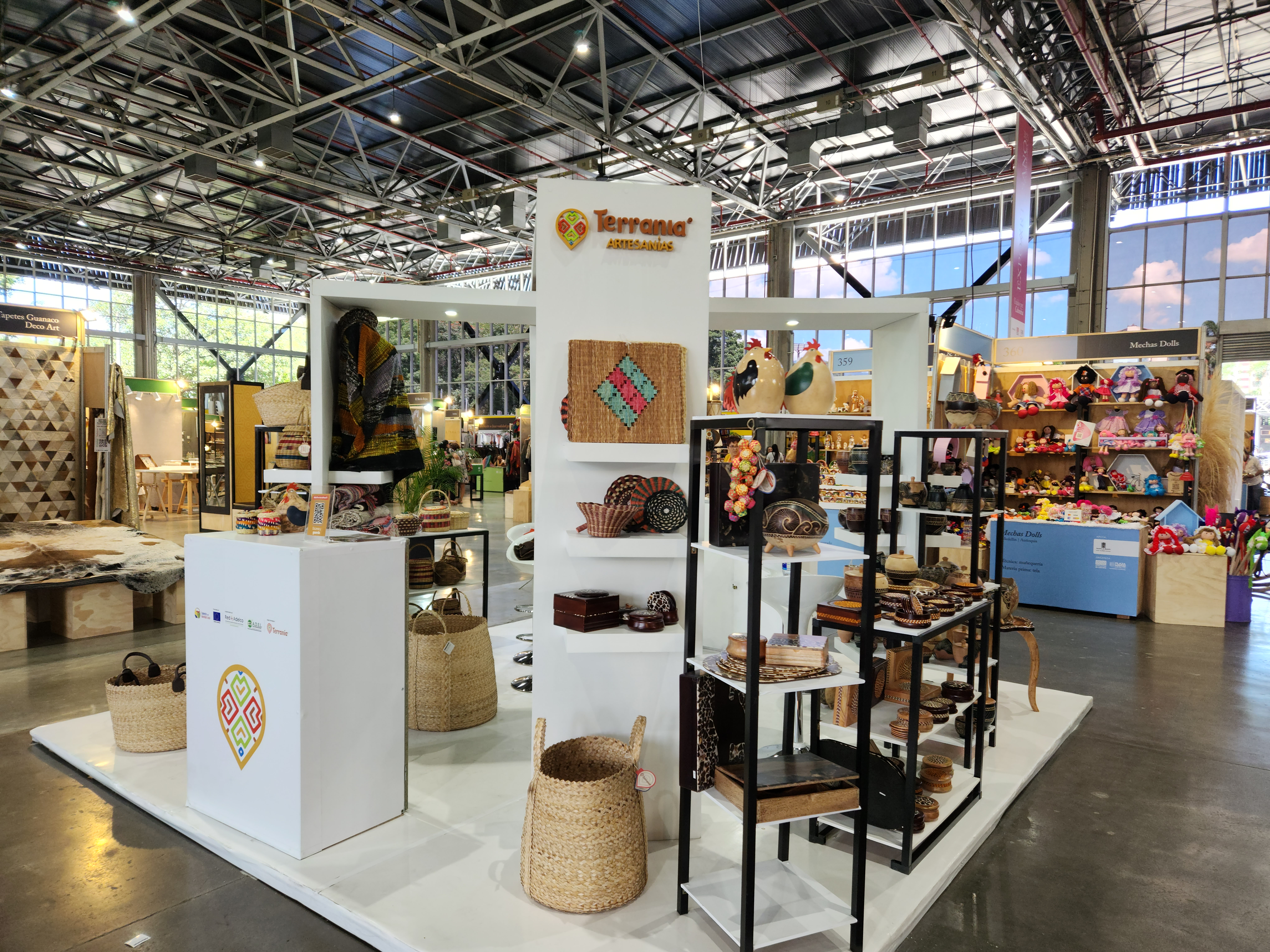 Terranía es una estrategia comercial que apoya diferentes emprendimientos locales para preservar la cultura comunitaria.