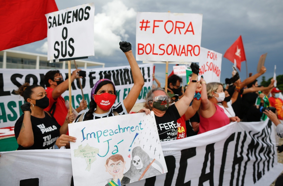 Jair Bolsonaro: baja popularidad y protestas en su contra en Brasil
