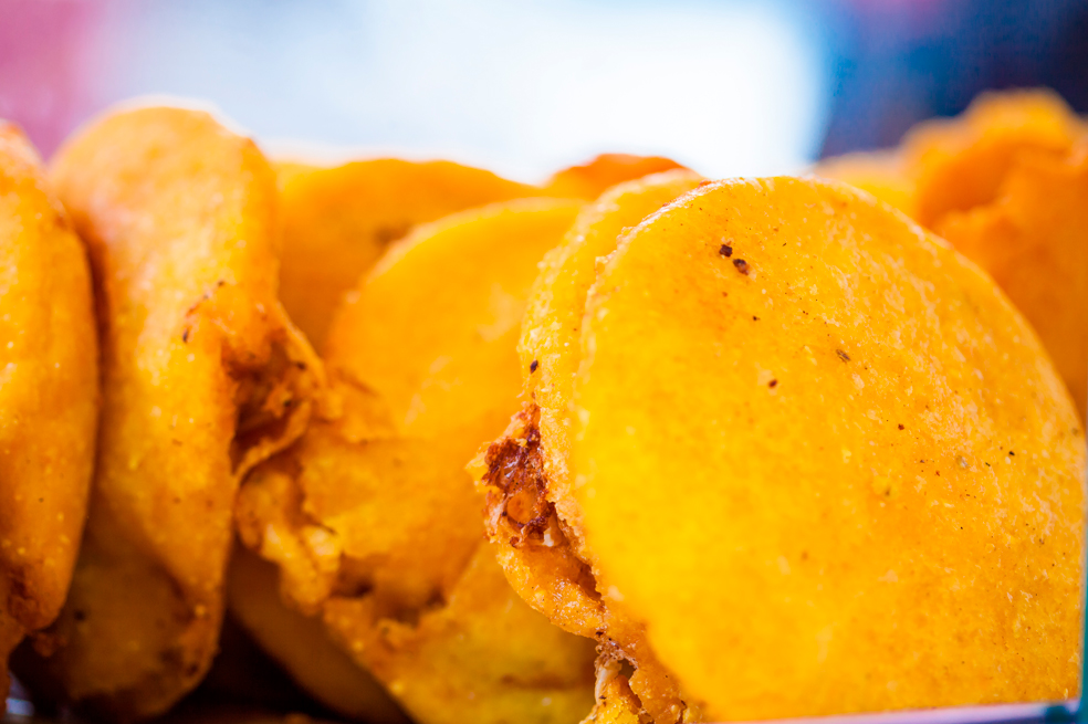 ¿Cómo hacer una arepa de huevo?