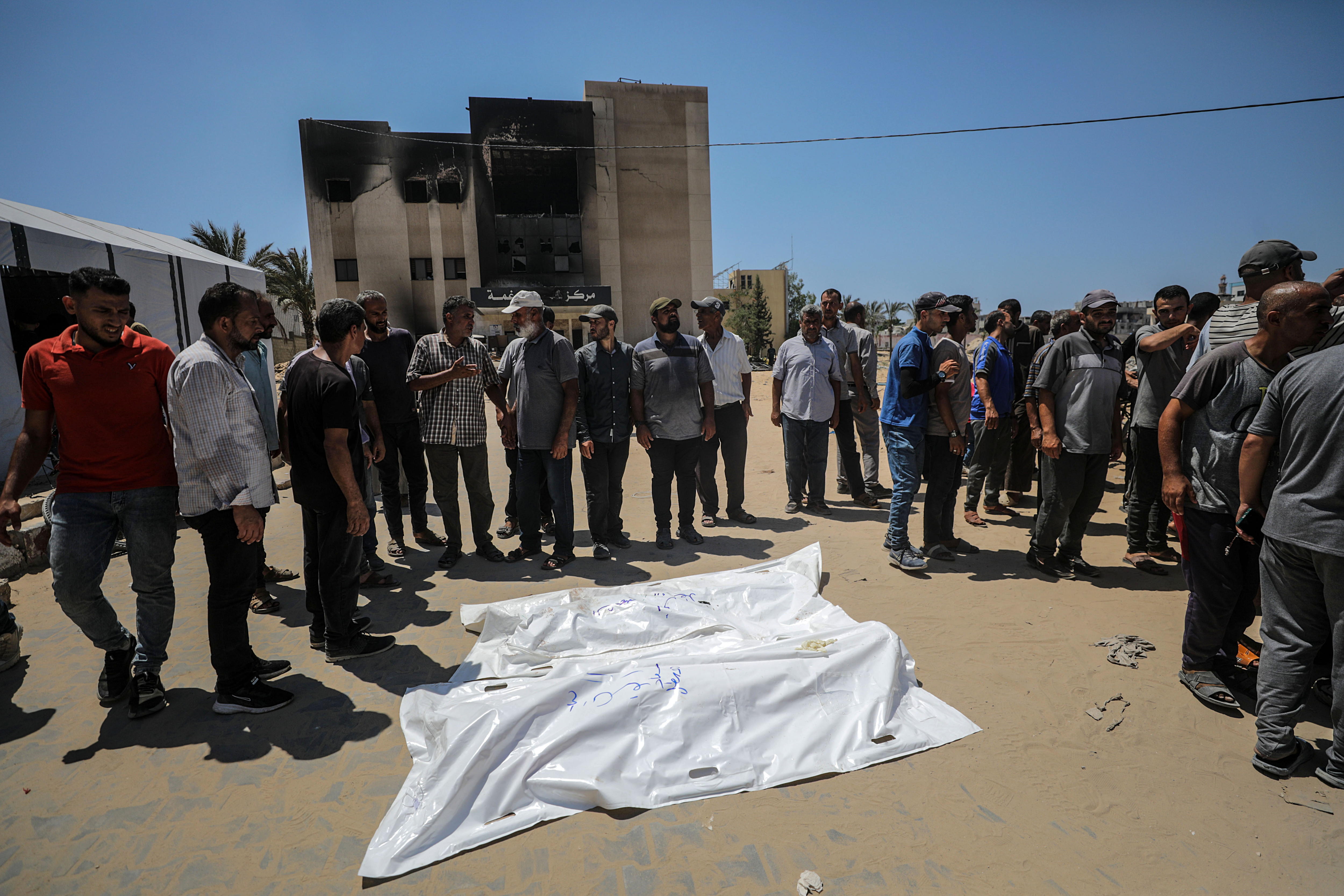 Ataque israelí contra una escuela mata al menos a 15 personas en Gaza
