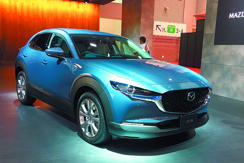 El CX-30, próximoa llegar al paísEl Mazda CX-30 ganó el Volante de Oro 2019, el cual premia al vehículo más innovador en el sector.Cortesía MazdaUna de las noticias que impactan al mercado colombiano fue el anuncio de la marca acerca de la llegada del CX-30 a mediados de 2020. Este SUV fue presentado en marzo, durante el Salón del Automóvil de Ginebra y tiene similitudes con el Mazda 3.