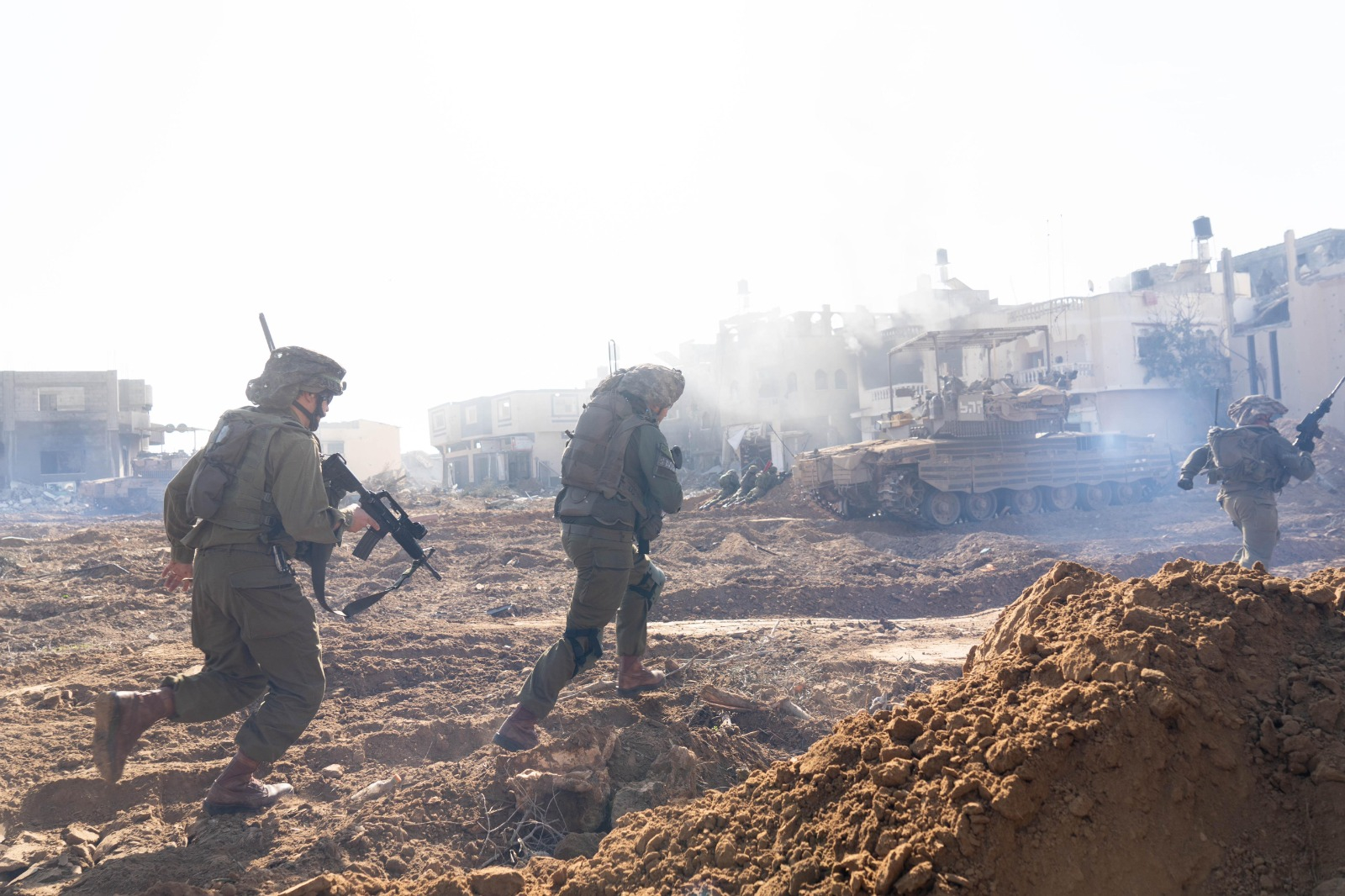 Israel asedia Jan Yunis en Gaza, pero sufre cifra récord de bajas en terreno