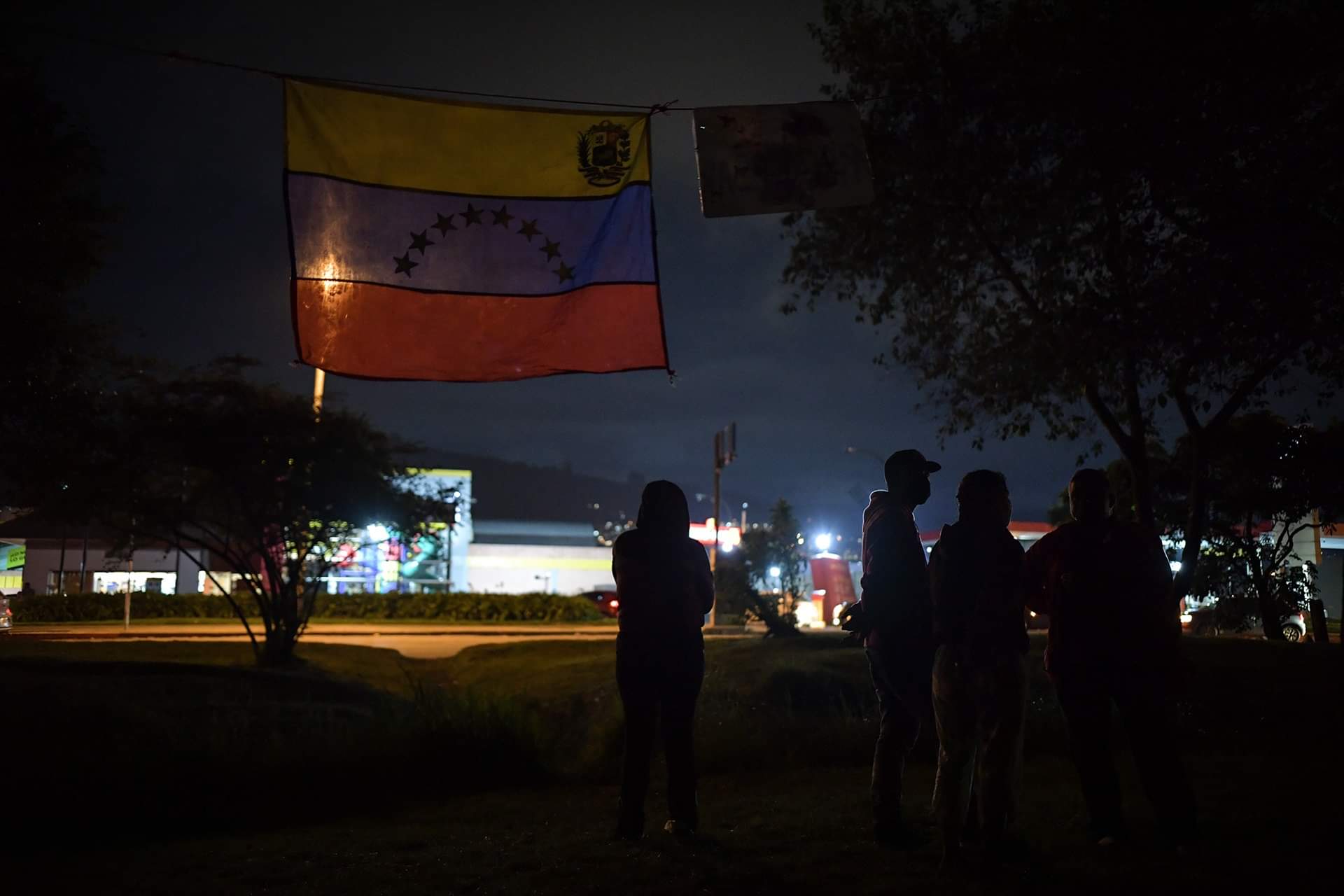 A pesar de que entidades les han ofrecido su ayuda, como la Secretaría de Integración Social, de Gobierno y el Acnur, lo que los viajeros piden es que les vendan un pasaje para regresar a casa, a pesar de las restricciones en la frontera.