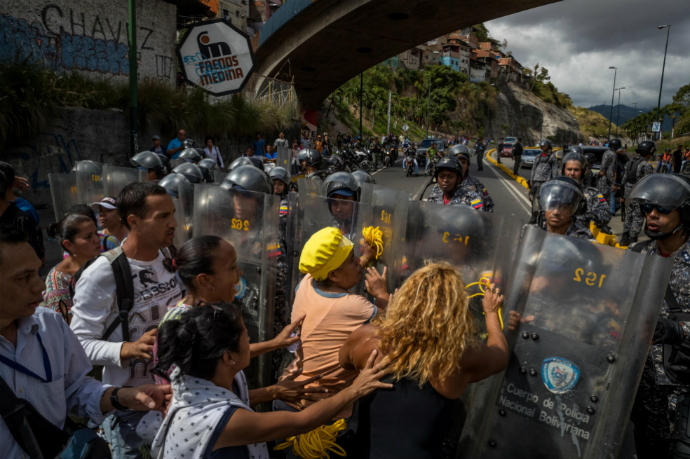 Gobierno venezolano dice ahora que Colombia retiene 2.200 toneladas de pernil