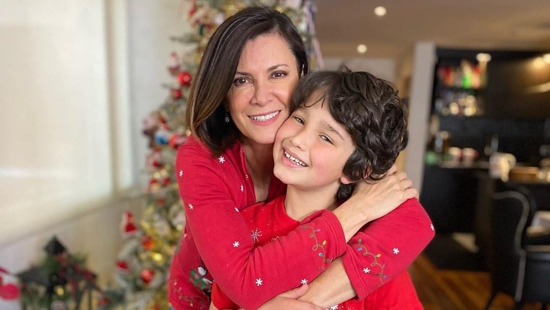Viena Ruiz y su hijo menor.