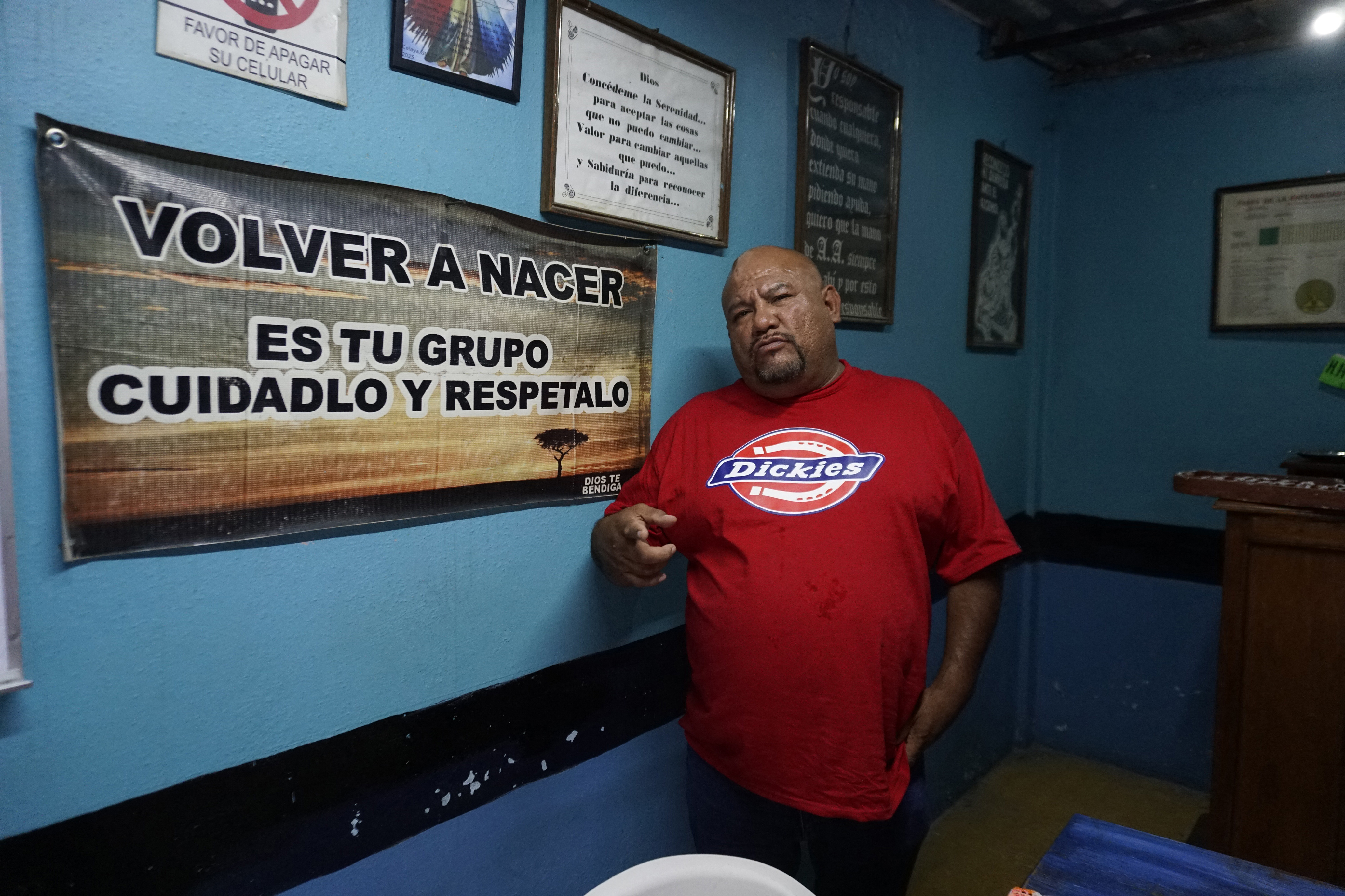 Buscan ayuda para dejar las drogas, pero el narco los persigue