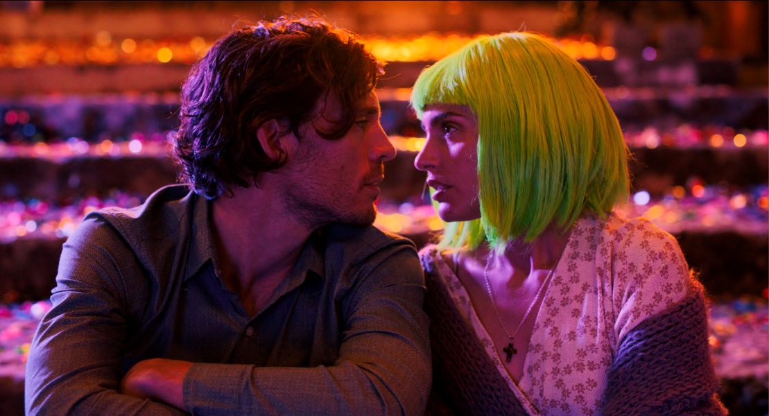 La película romántica ‘El libro del amor’ llega a las salas de cine del país