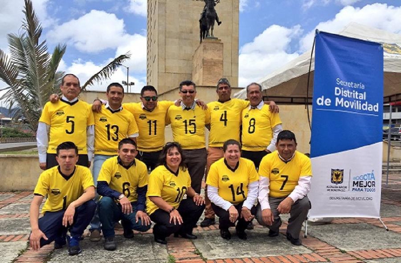 Esta es la primera Selección amarilla de buenos taxistas de Bogotá