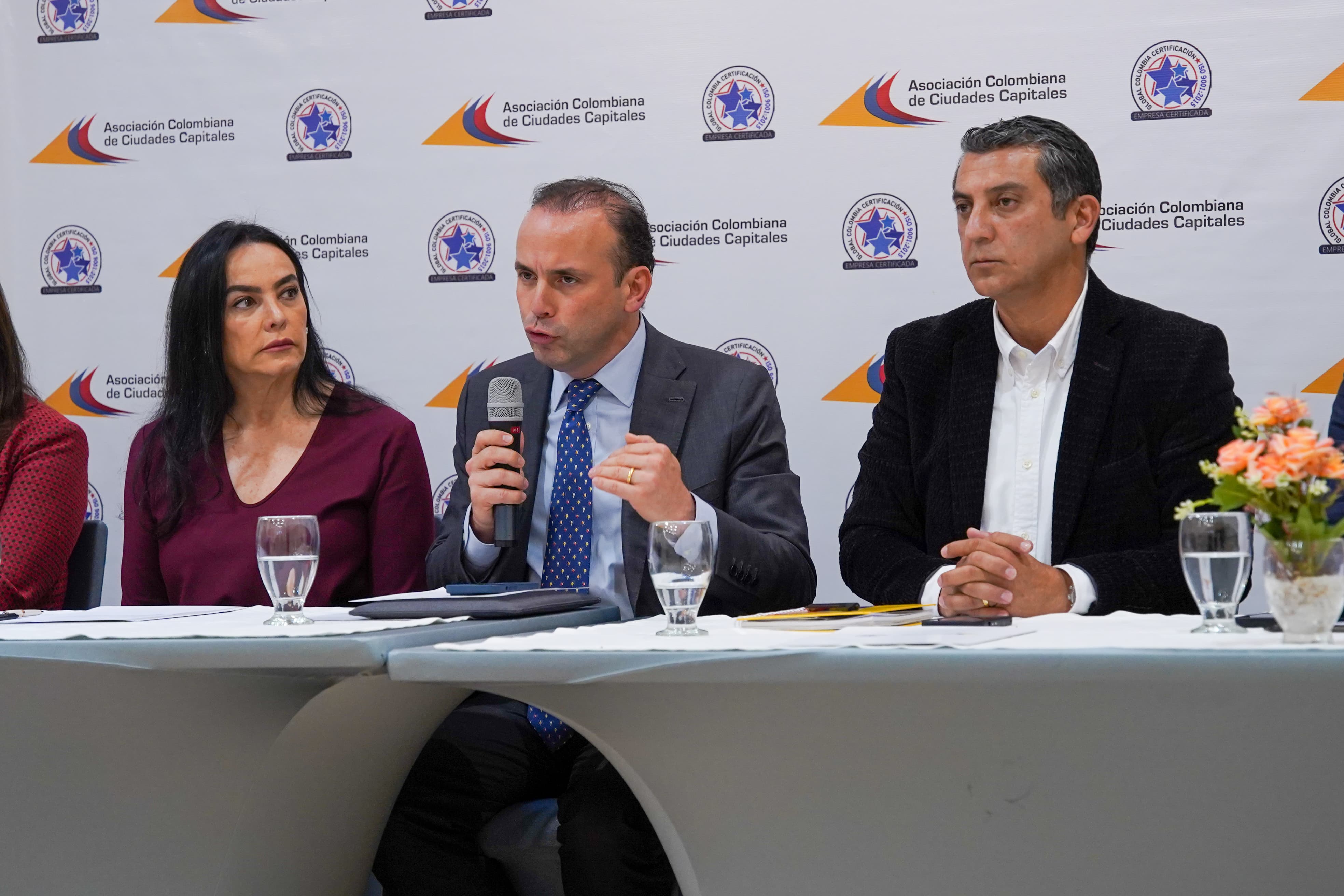 Alcaldes anuncian acción popular contra el Gobierno por bloqueos en Vía Panamericana