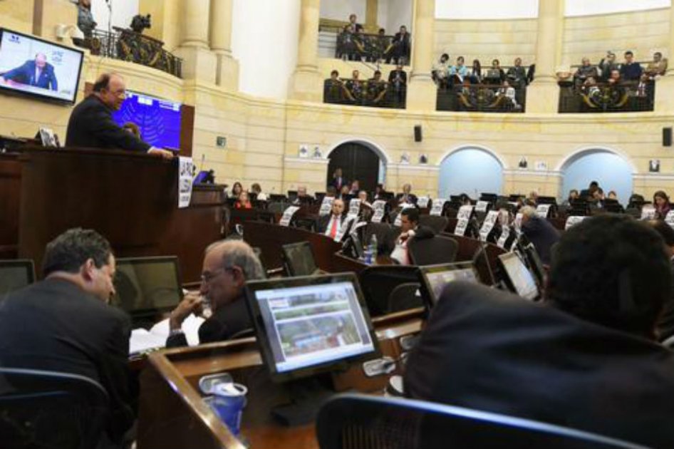 Farc pasó de 9.000 miembros a casi 6.000 durante proceso de paz: Mindefensa