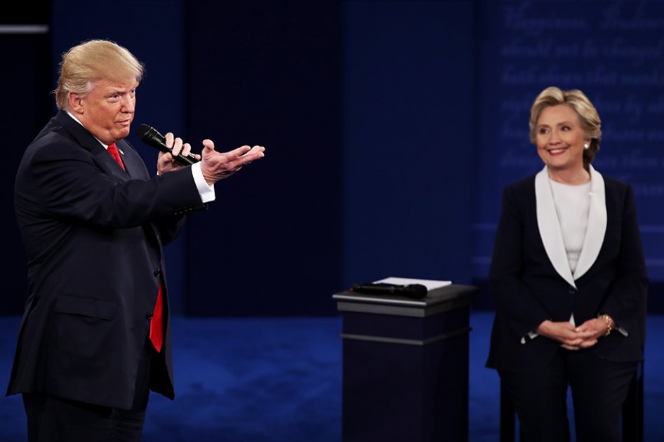 Donald Trump insinúa que Clinton consume drogas para tener más energía