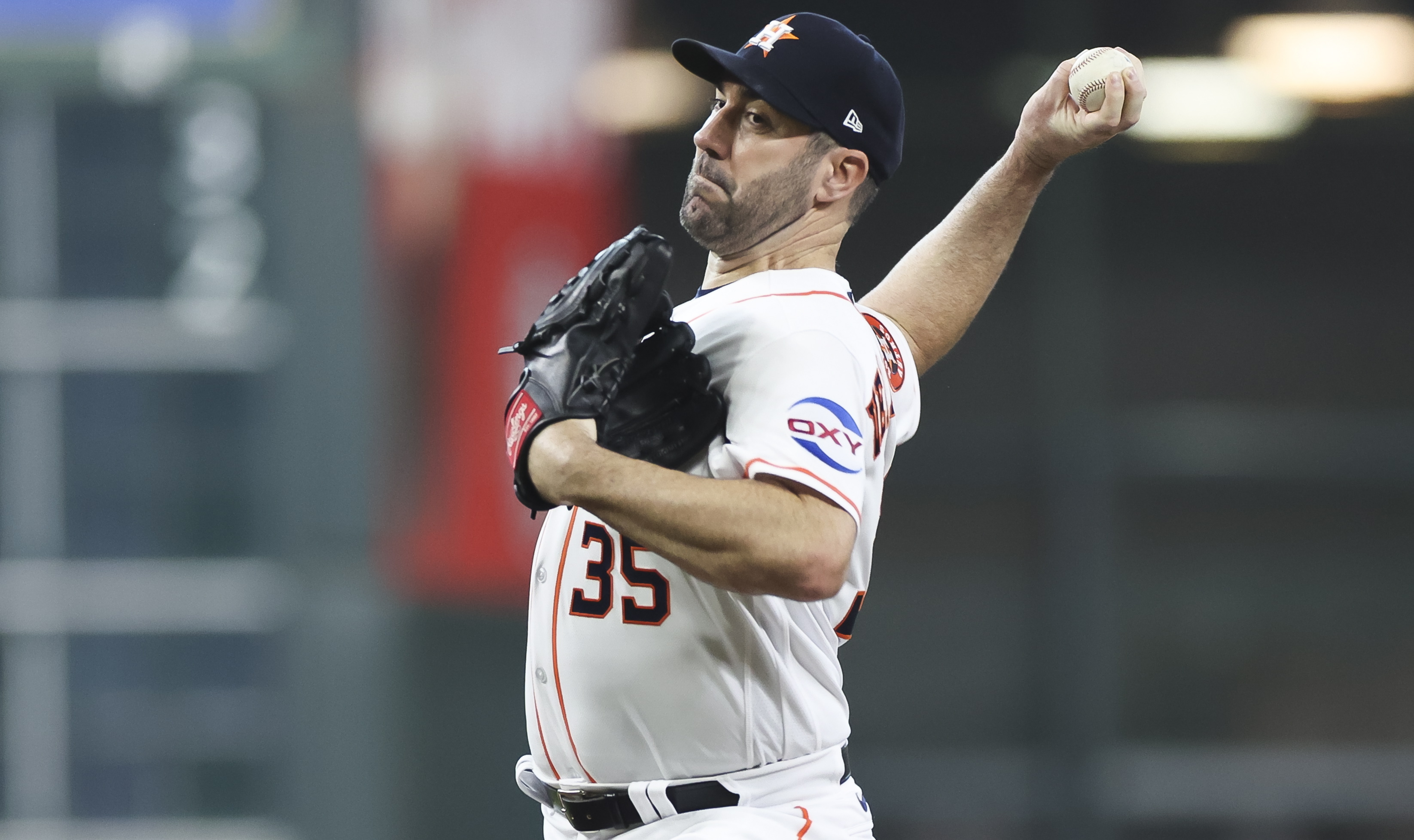 Houston (United States), 07/10/2023.- The Astros' Justin Verlander pitches during the first inning of game one of the Major League Baseball (MLB) American League Division Series playoffs between the Minnesota Twins and the Houston Astros, in Houston, Texas. USA, 07 October 2023. The Division Series is the best-of-five games. EFE/EPA/ADAM DAVIS