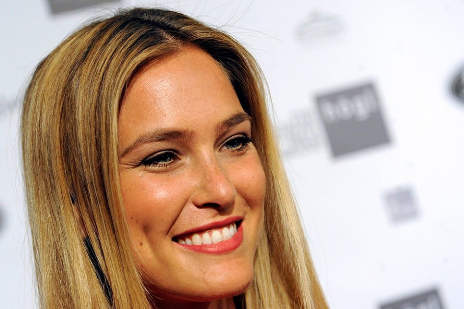 Modelo Bar Refaeli da a luz a una niña