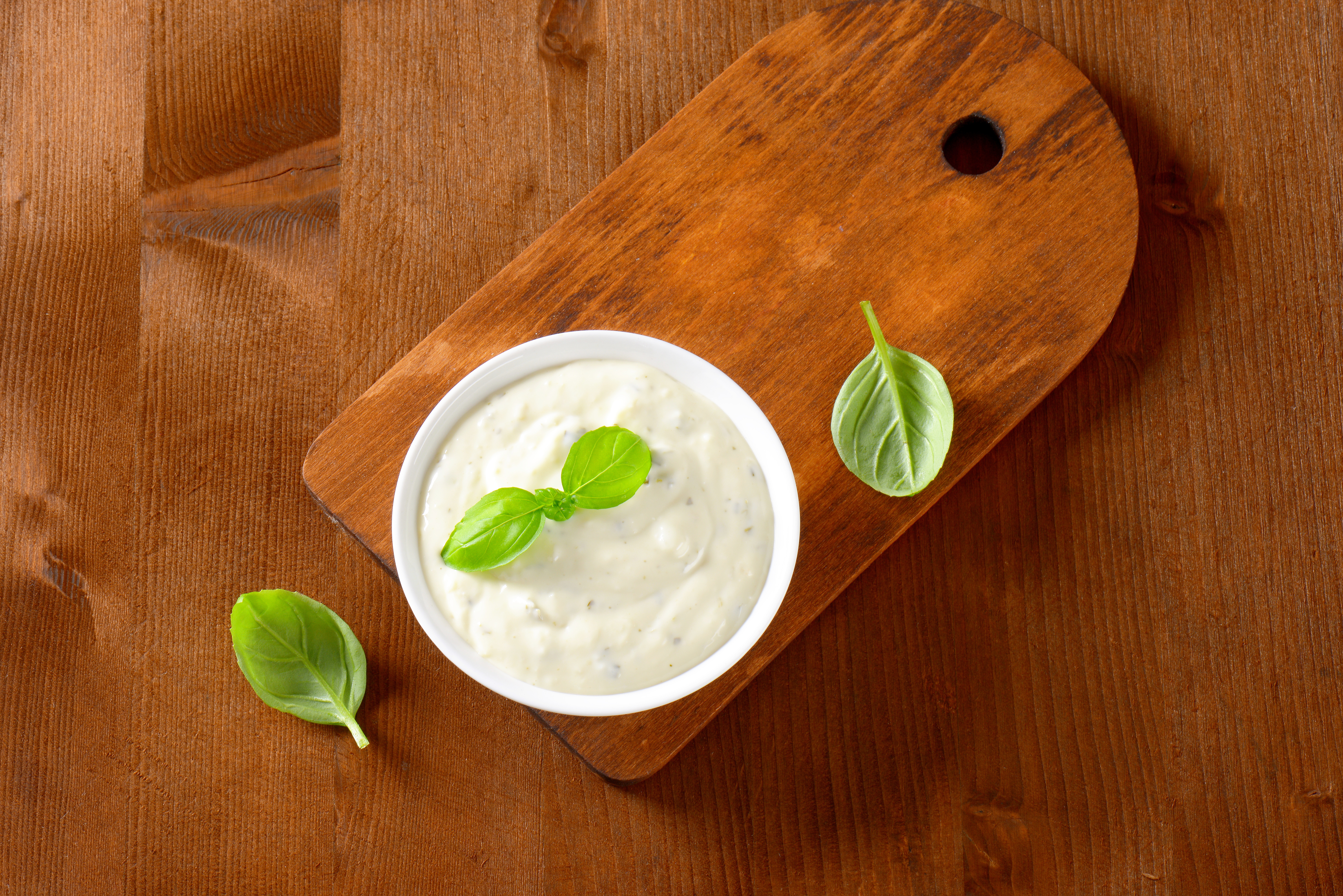 Básicos de la cocina: así se prepara un aderezo “ranch”