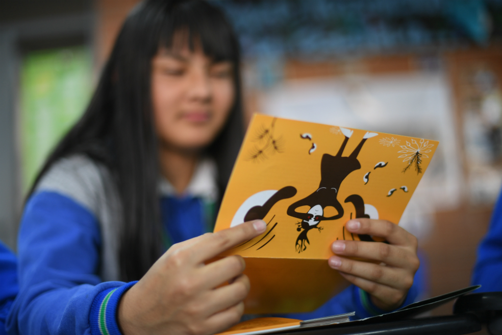 Cartas cruzadas entre estudiantes y mujeres víctimas del conflicto