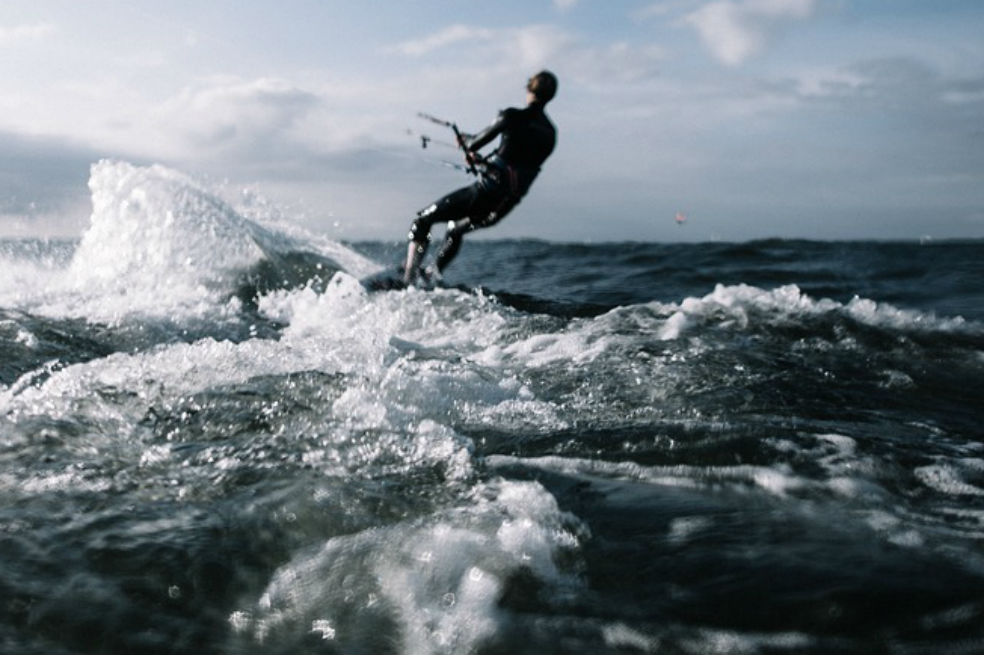 Muere surfista atacado por tiburón en isla francesa de La Reunion