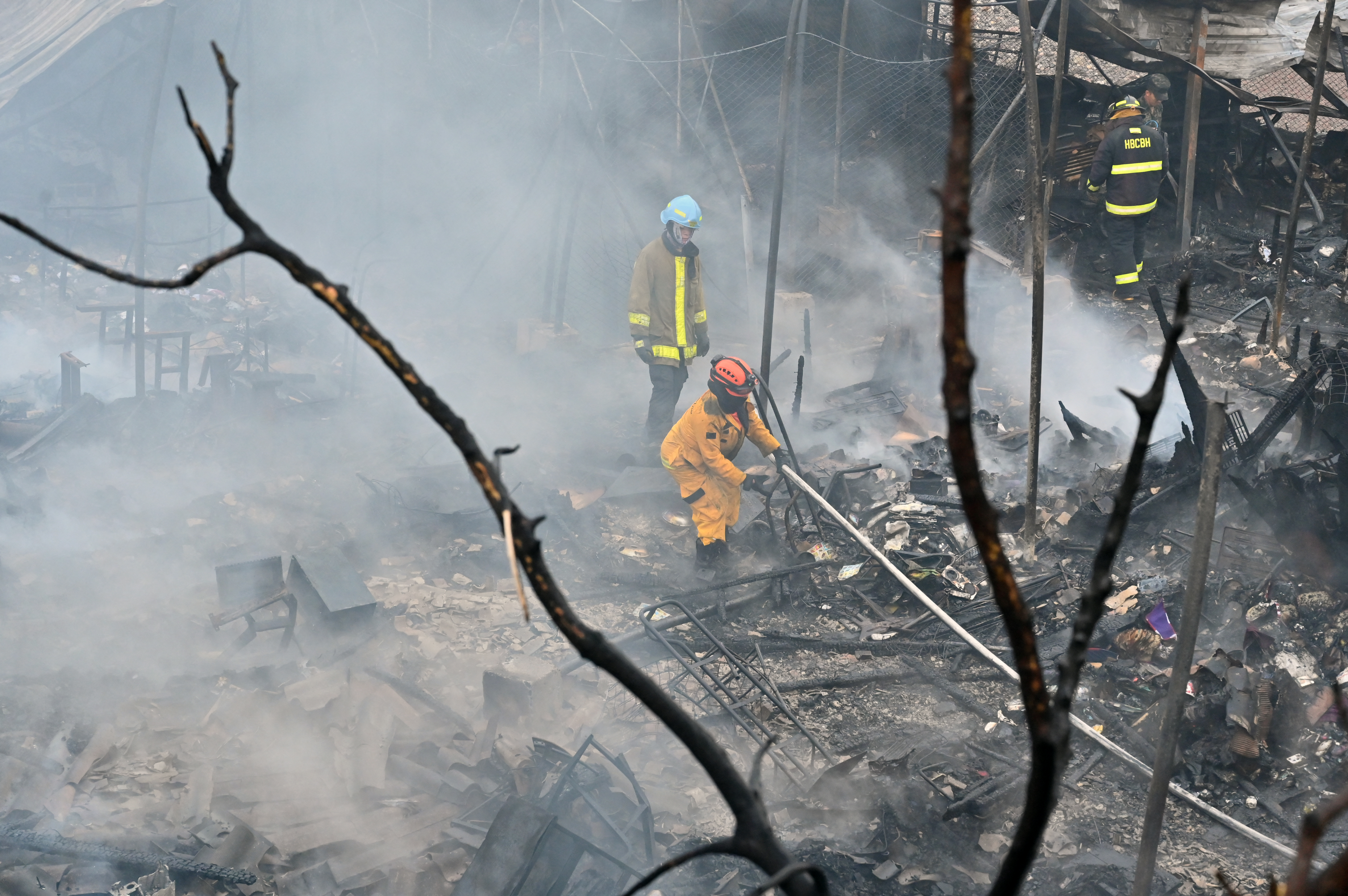Incendio destruye 50 negocios en mercado de la capital de Honduras
