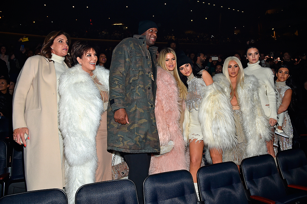 Lamar Odom reaparece en público junto a las Kardashian