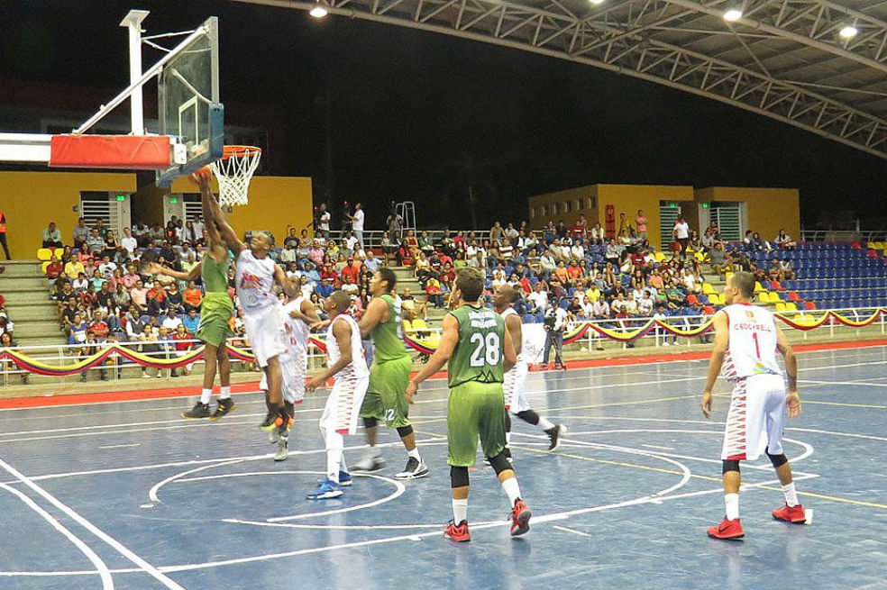 Se inician las semifinales de la Liga de Baloncesto